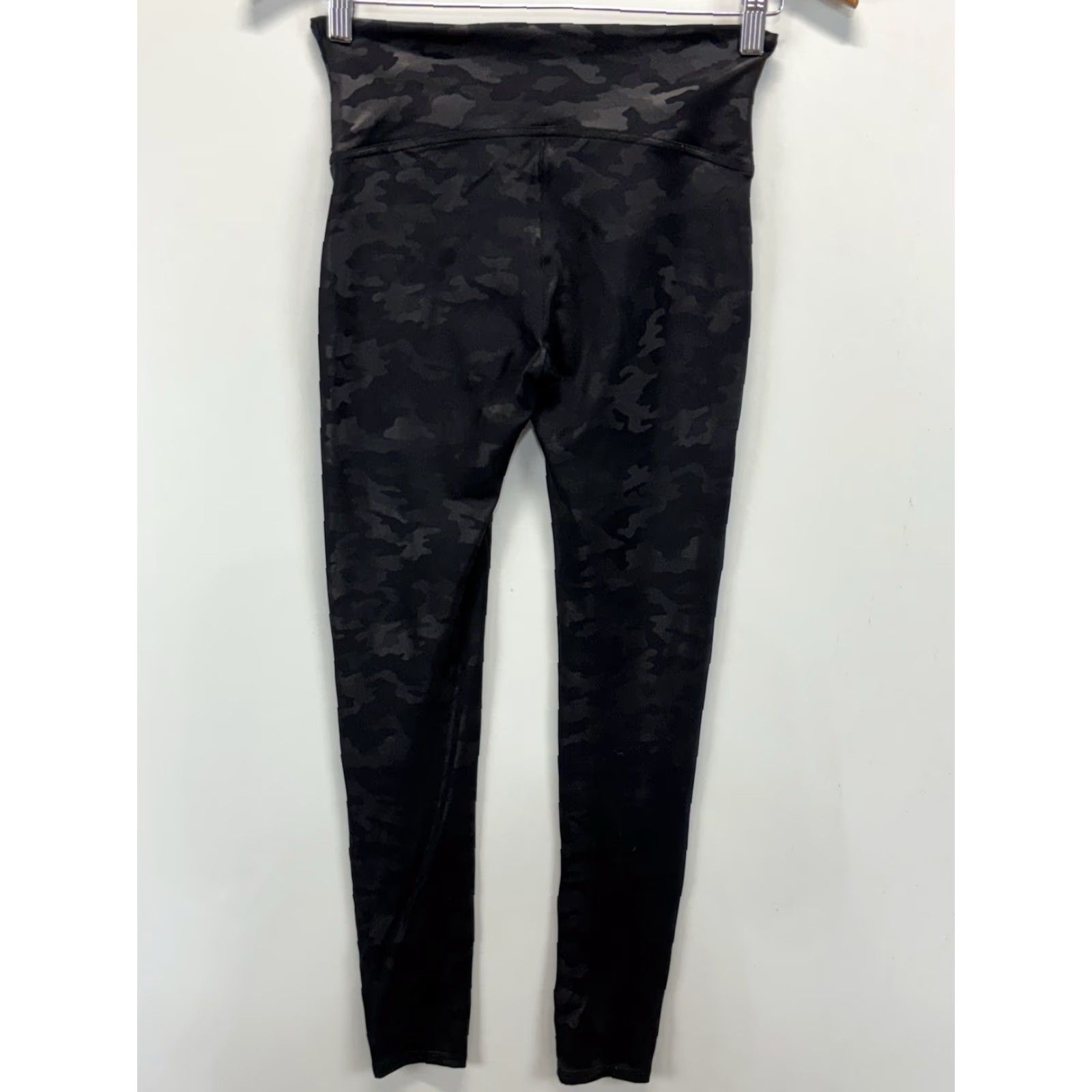 Spanx SPANX Faux Leather Black Camo Leggings Womens Size M High Rise Stretch Activewear Size 32" / US 10 / IT 46 - 3 Thumbnail