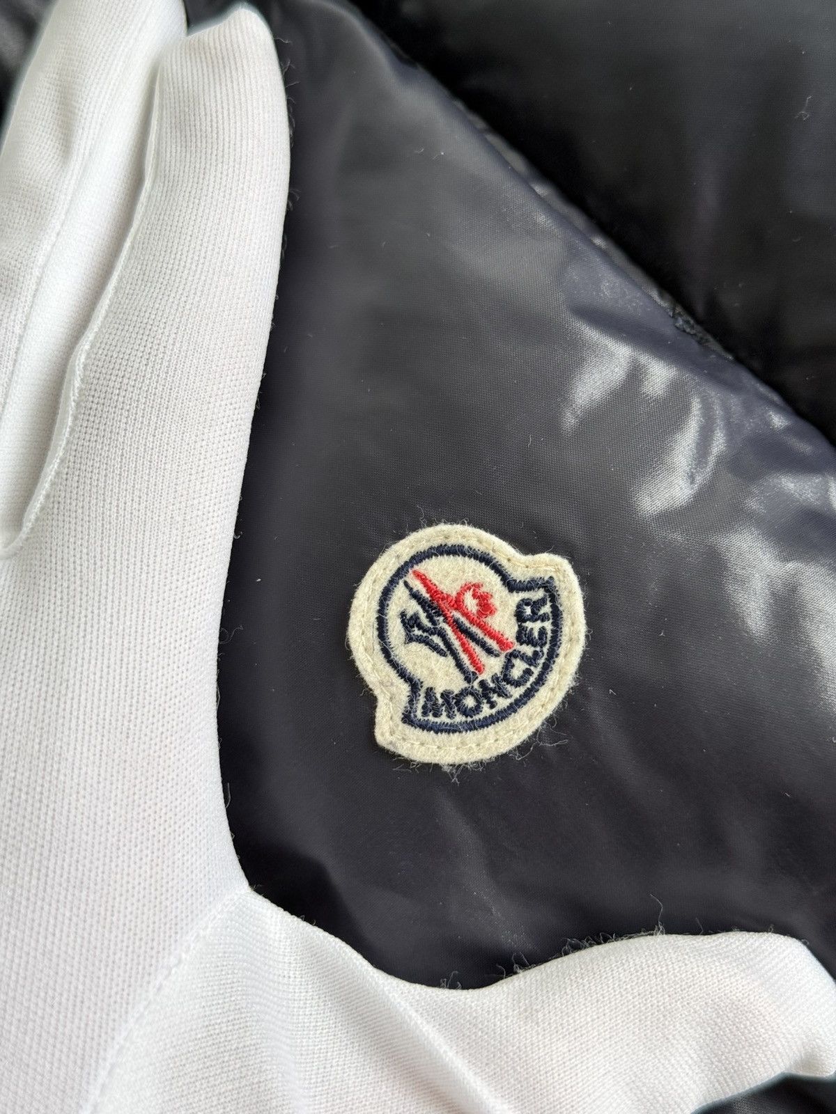 Moncler Moncler Down Puffer Scarf Navy Blue Logo Muffler Size ONE SIZE - 8 Thumbnail