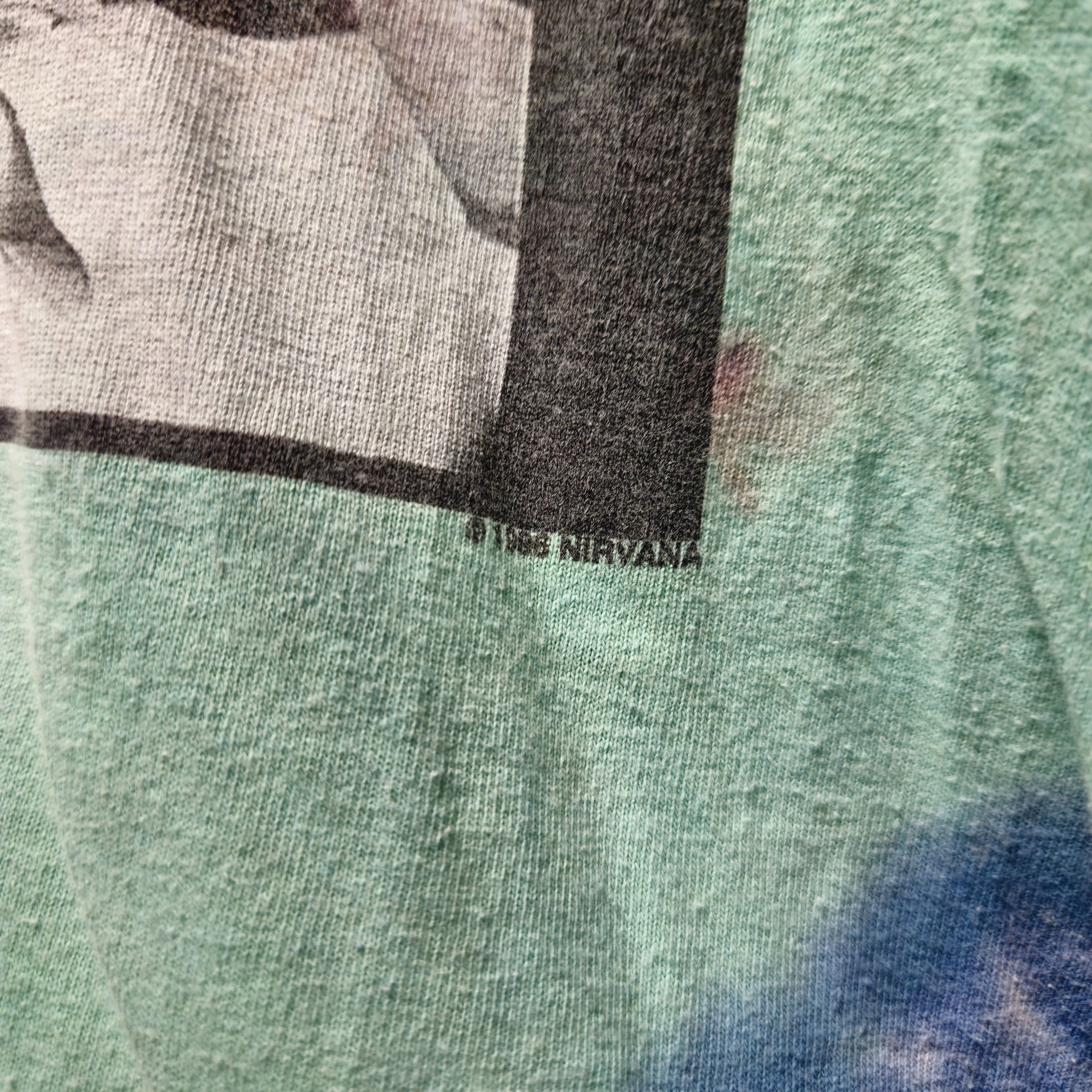 Vintage NIRVANA 1996 Kurt Cobain band photo sleeveles rare tie-dye Size US L / EU 52-54 / 3 - 5 Thumbnail