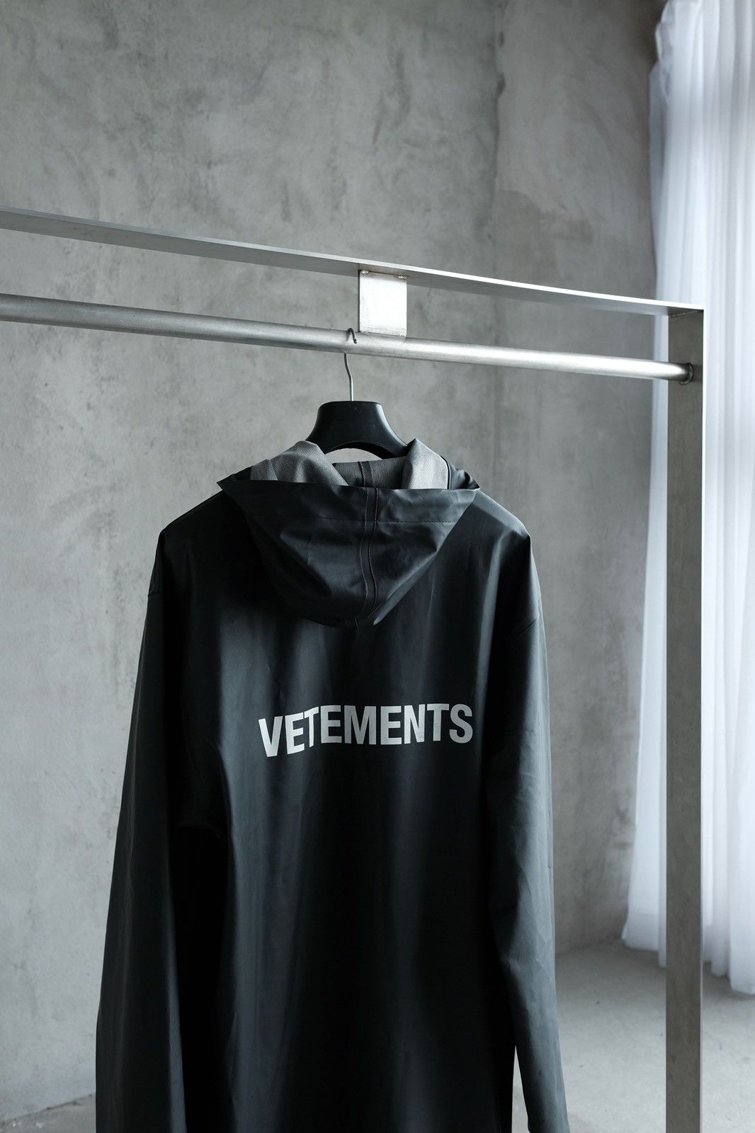Vetements Vetements Rain Coat Size US XL / EU 56 / 4 - 2 Thumbnail