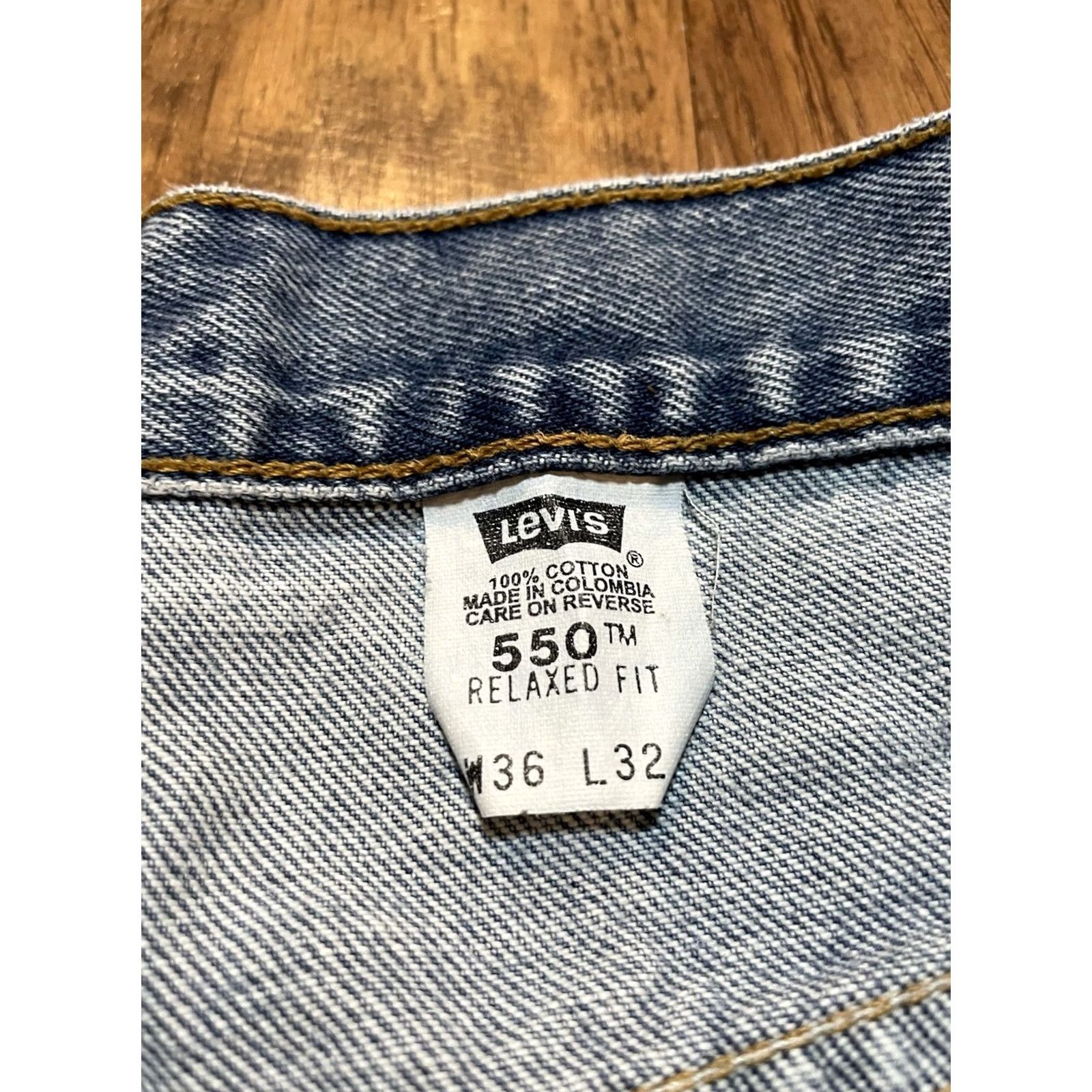 Levi's VINTAGE Levi's 550 Relaxed Fit Jeans Regular 34x31 Light Wash 90s USA Mens Jeans Size US 34 / EU 50 - 7 Thumbnail