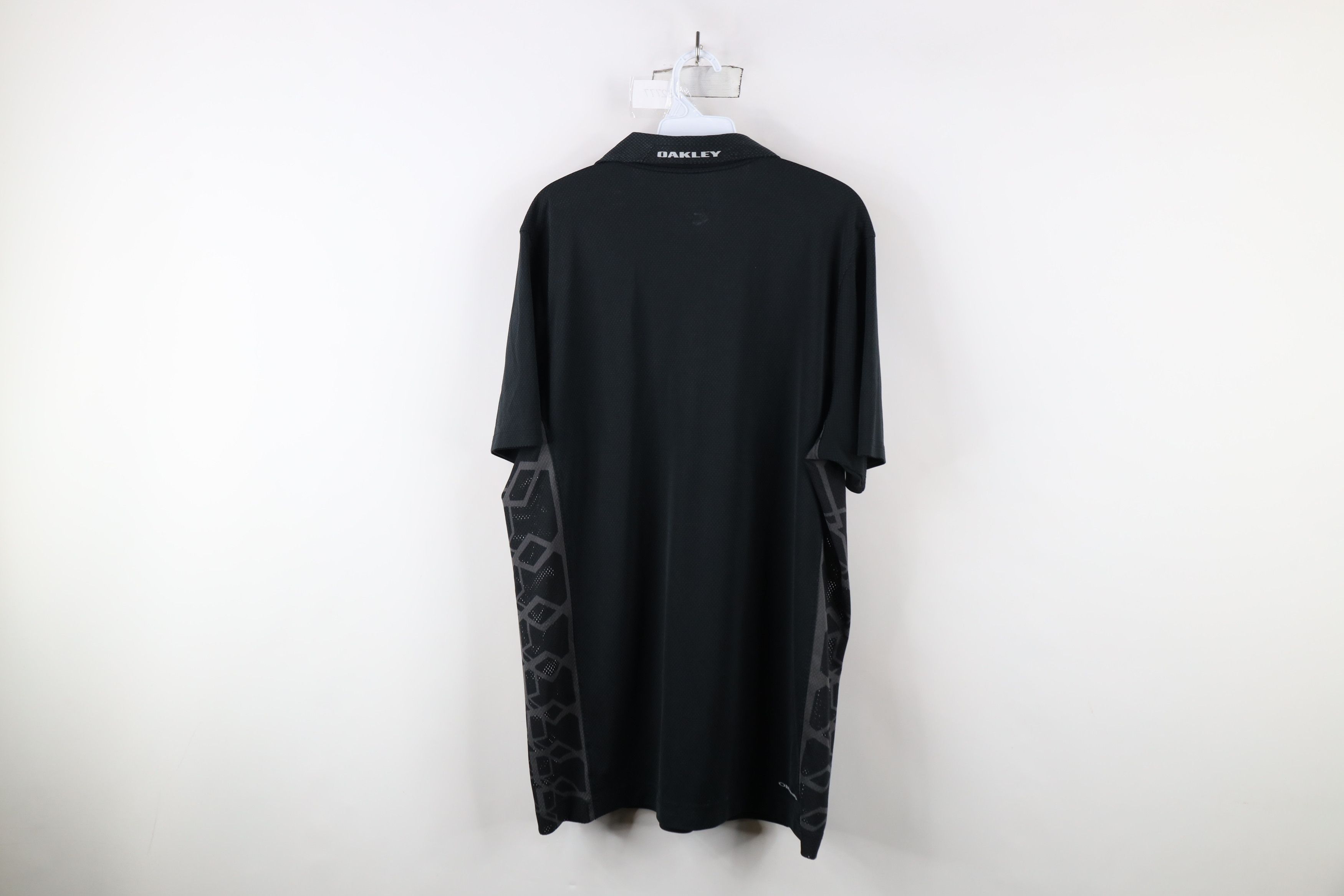 Oakley Vintage Oakley Geometric Vented Collared Polo Shirt Black Size US XL / EU 56 / 4 - 12 Thumbnail