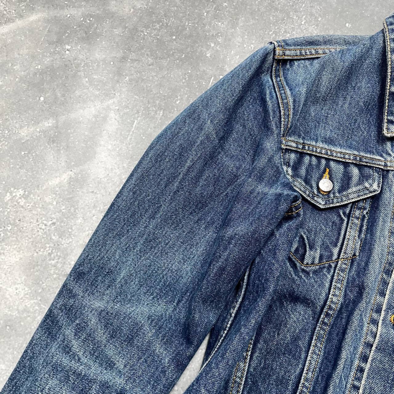 Diesel Vintage 90s Diesel Denim Trucker Jacket Women’s Blue Size M Size M / US 6-8 / IT 42-44 - 12 Thumbnail