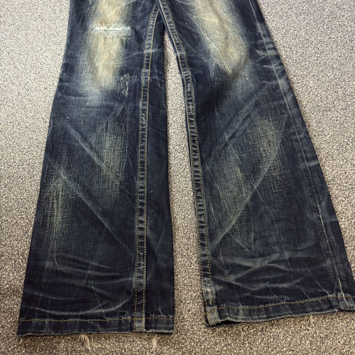 Le Grande Bleu (L.G.B.) Insane Vintage Exotic Flared Gothic Lolita Distressed Jeans Size US 32 / EU 48 - 6 Thumbnail