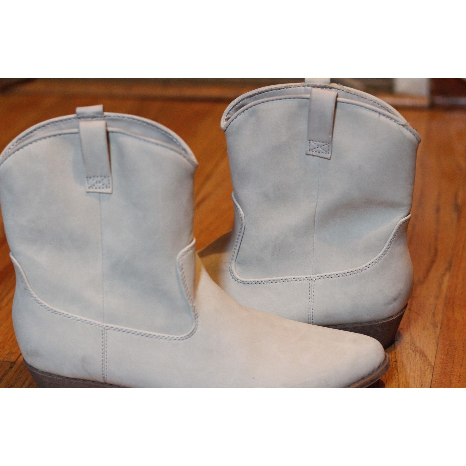 Arizona Jean Co. Size 10M Cream Boots Arizona Jean Co - Cowgirl Memory Foam Size US 10 / IT 40 - 1 Thumbnail