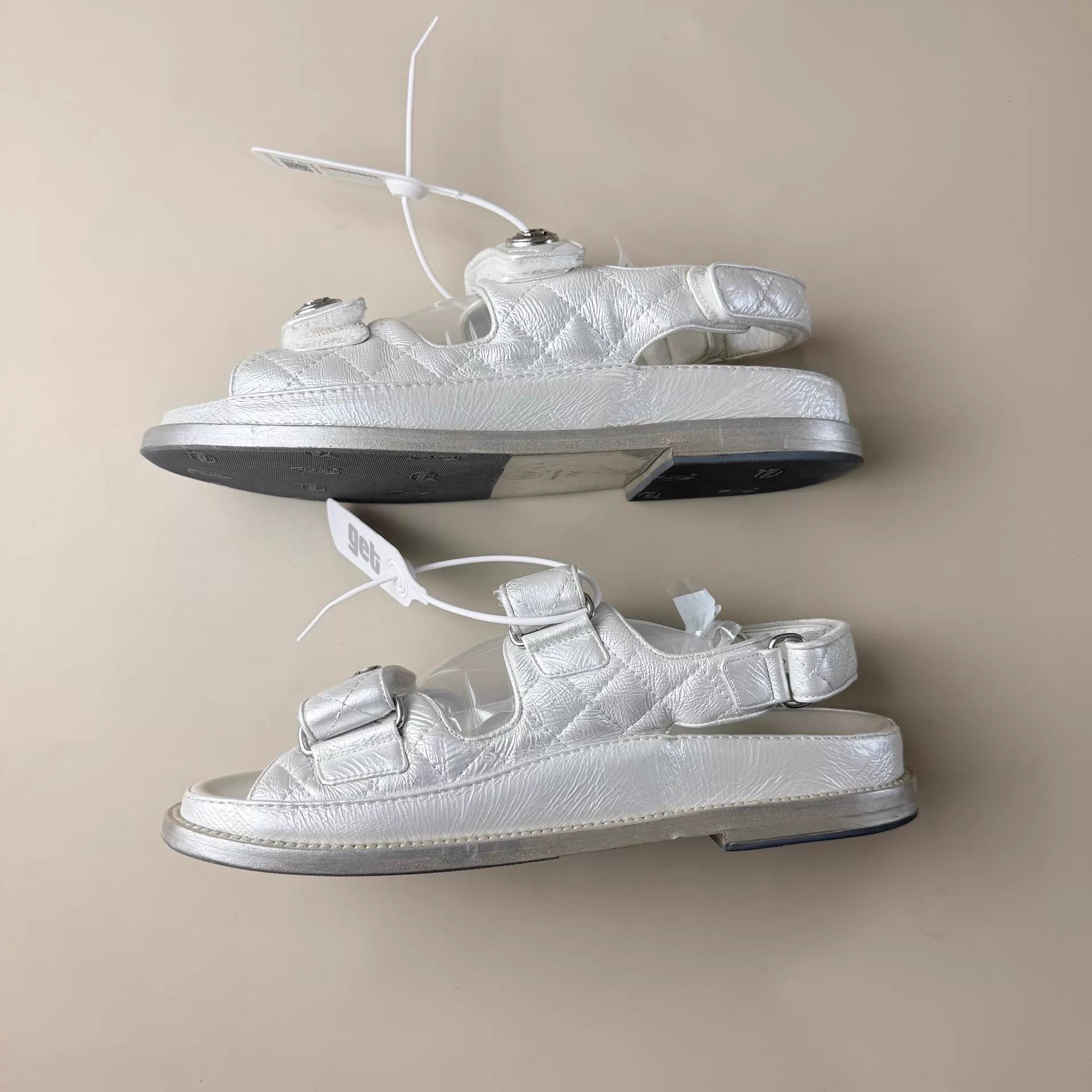Chanel Chanel Silver CC Logo Sandals 37.5 95 New Size US 7 / IT 37 - 5 Thumbnail
