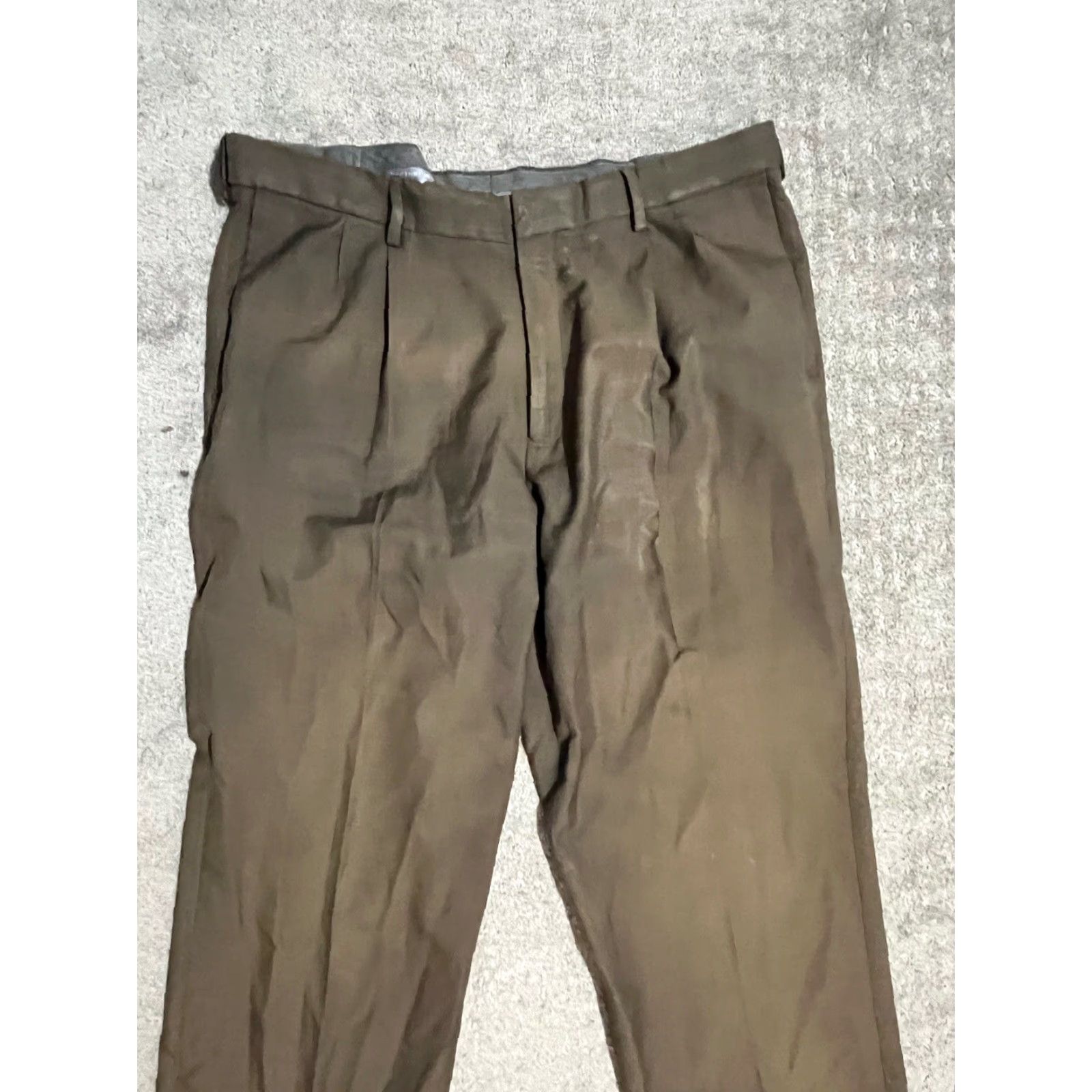 Haggar Haggar Classic Fit Pants Men 38x29 Brown Stretch Waist Pleated Front Chinos & Khakis Flat Front Front Type Zip-Front Size US 38 / EU 54 - 2 Thumbnail