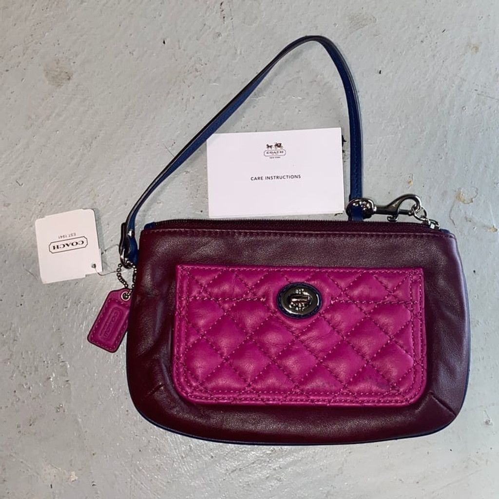 Coach COACH quilted park wristlet, NWT F50097 burgundy leather Size ONE SIZE - 2 Thumbnail