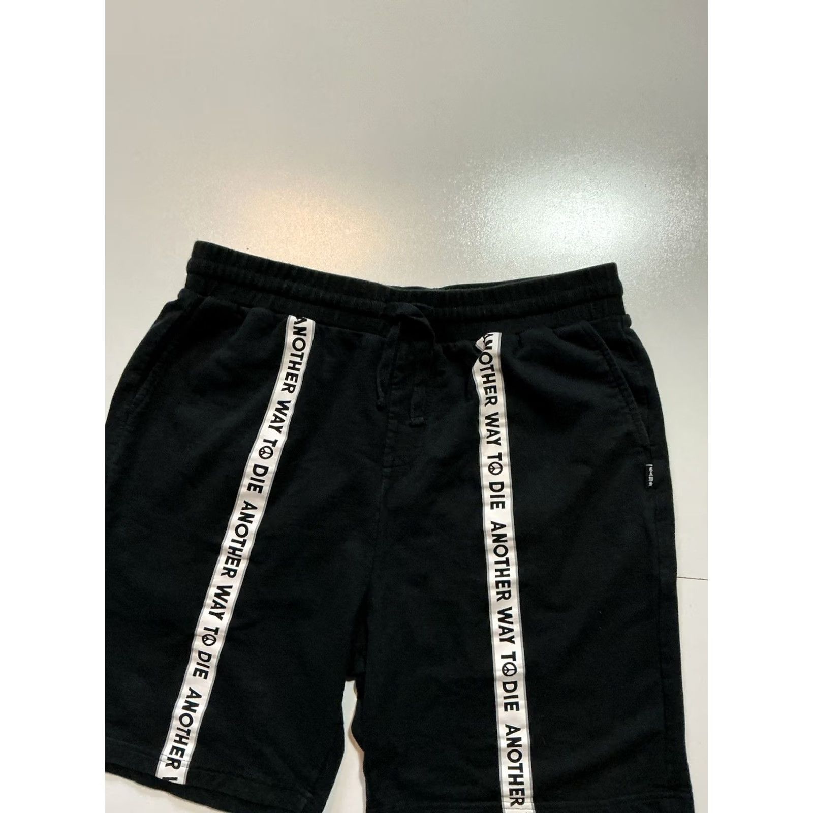 Vintage Gaws Sweat Shorts Peace Sign 8” Inseam XL Black Mens Size US 36 / EU 52 - 5 Thumbnail