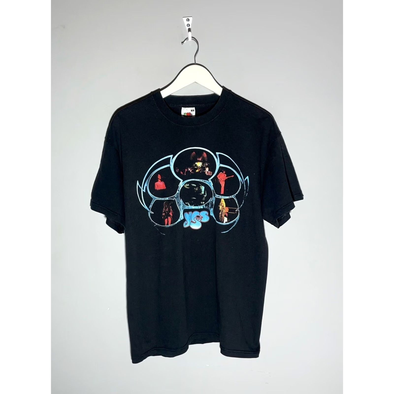 Vintage Yes Rock Band Vintage 2004 Tour T-Shirt Men’s Size L Size US L / EU 52-54 / 3 - 2 Thumbnail
