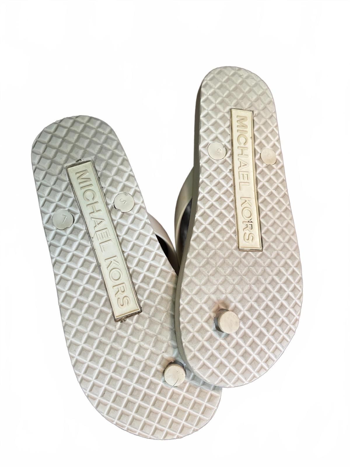 Michael Kors Michael Kors Women's White Logo Flip Flop Sandals sz 5 Size US 5 / IT 35 - 4 Thumbnail