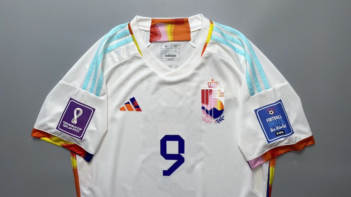 Adidas BELGIUM ADIDAS 2022 WORLD CUP FOOTBALL AWAY JERSEY #9 LUKAKU Size US M / EU 48-50 / 2 - 3 Thumbnail