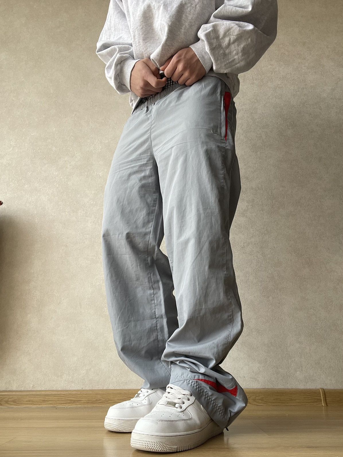 Nike Vintage Nike Swoosh Baggy Track Pants Size M Size US 32 / EU 48 - 3 Thumbnail