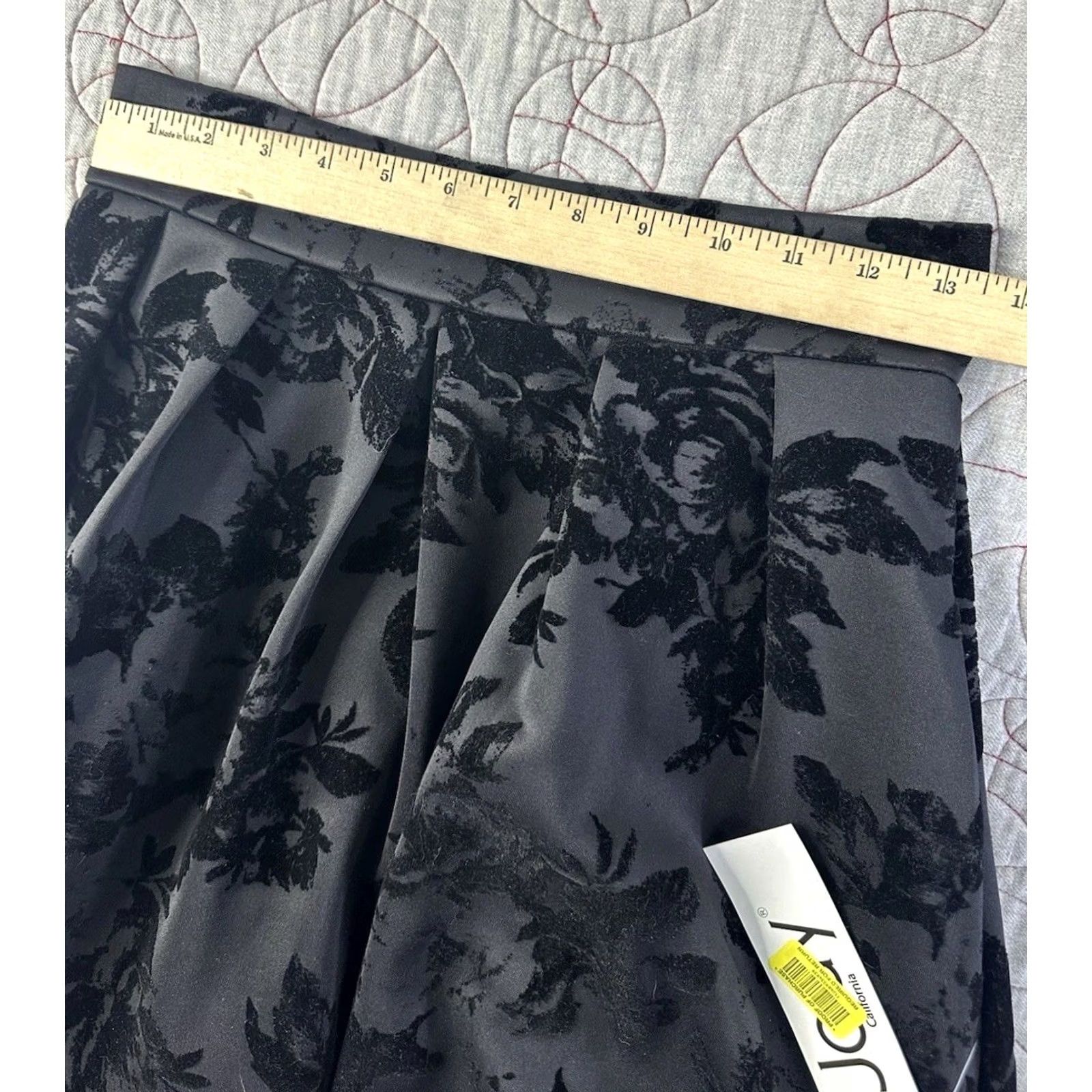 Velvet VINTAGE Jody Of California Black Velvet Floral Burnout Ruffle Skirt Women’s Medium A-Line Long Skirt M Velv et? Size 32" / US 10 / IT 46 - 5 Thumbnail