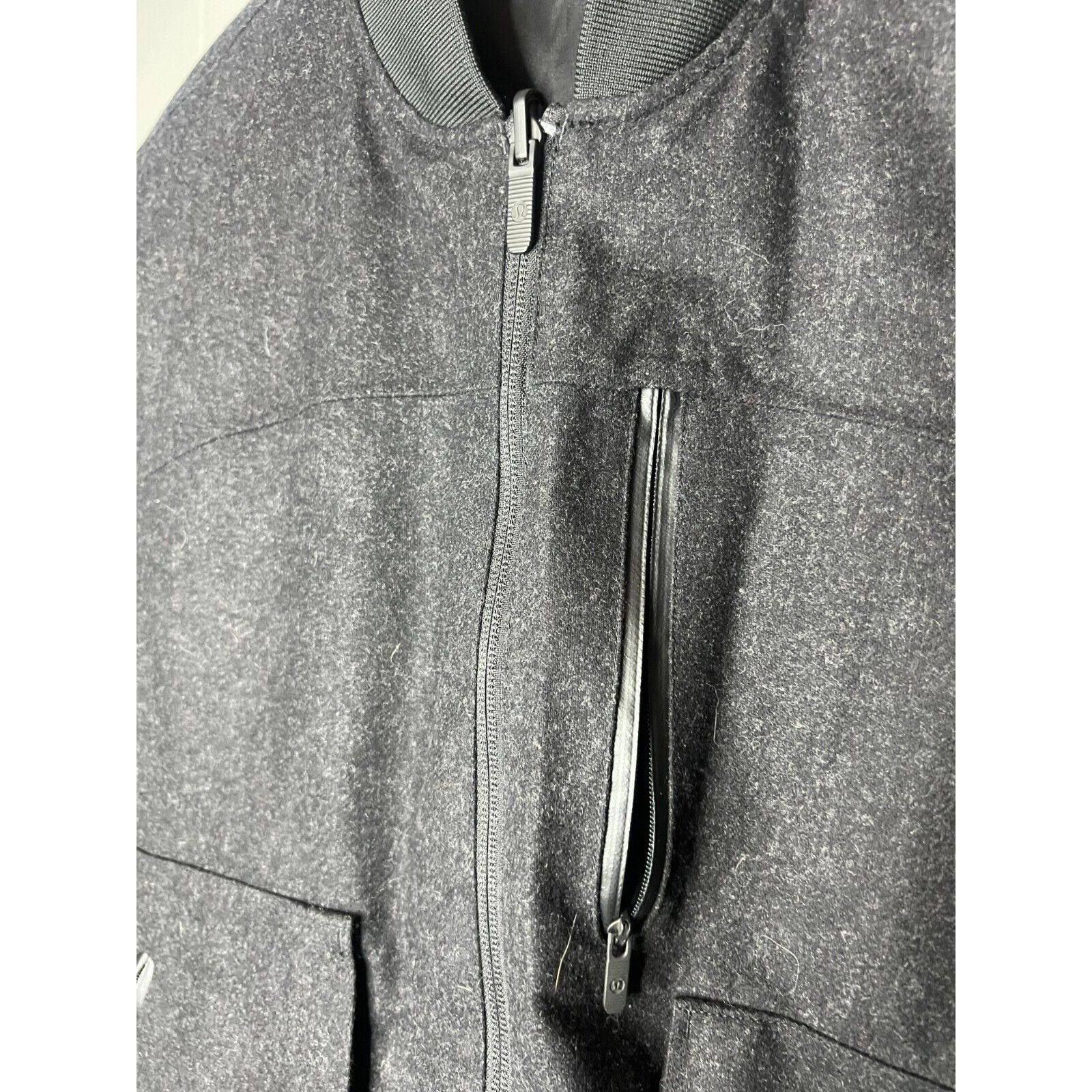 Lululemon Lululemon Roam Far Wool Reversible Down Bomber Jacket Women' Size M / US 6-8 / IT 42-44 - 7 Thumbnail
