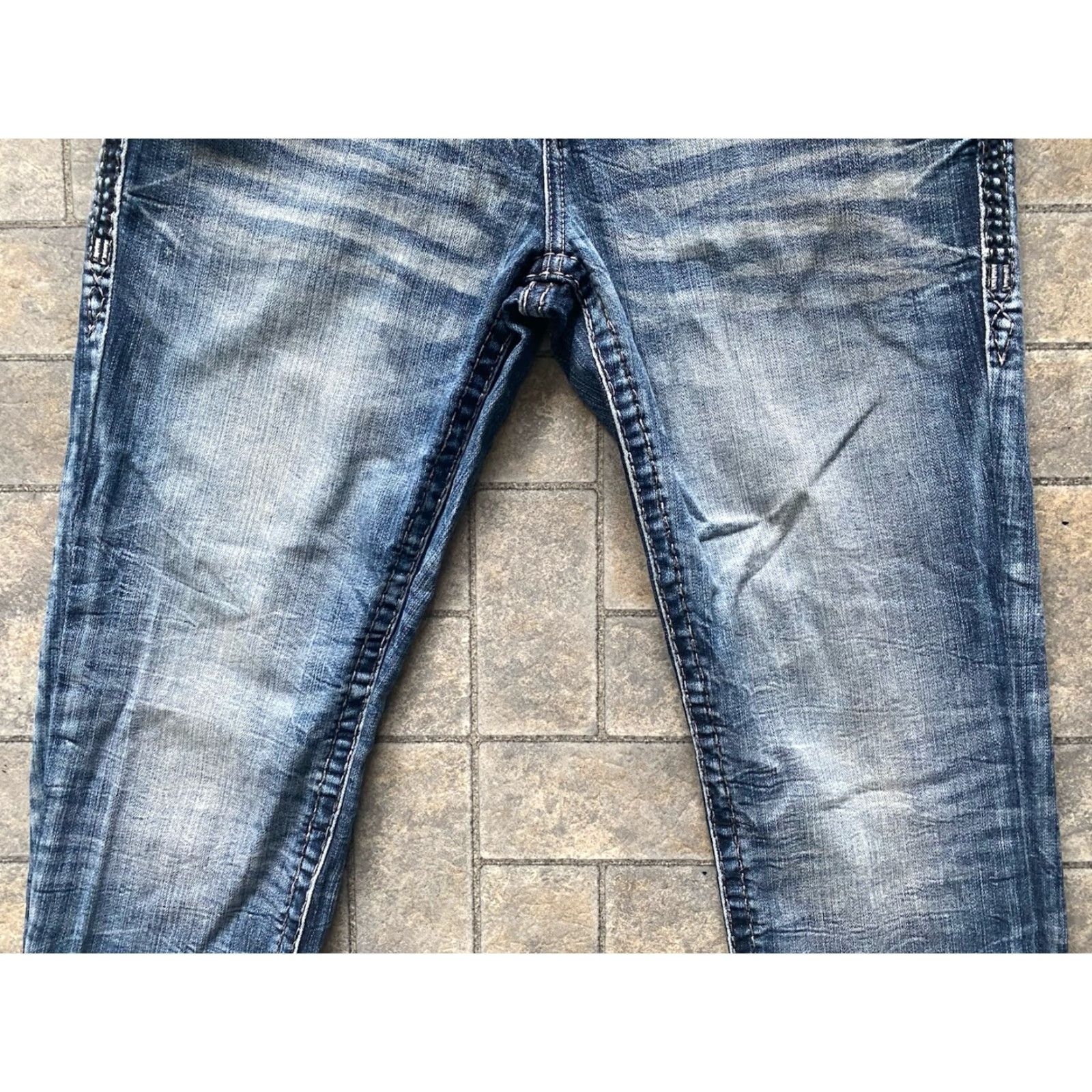 Vintage VINTAGE Rock Revival Manny Straight Jeans MENS SIZE 31 RR Embellished Denim Blue Cotton Regular Inseam See Photos 34 Men Jeans Mens Size US 31 - 3 Thumbnail