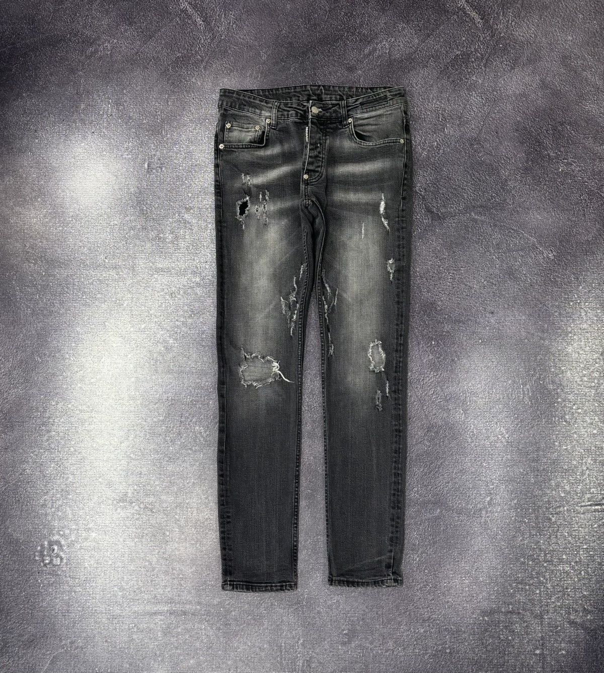 デニム・ジーパン Dsquared2 Slim-Fit Black Denim Jeans With Distressed Finish DSQUARED2 Distressed stretch-cotton Slim Jeans | Black