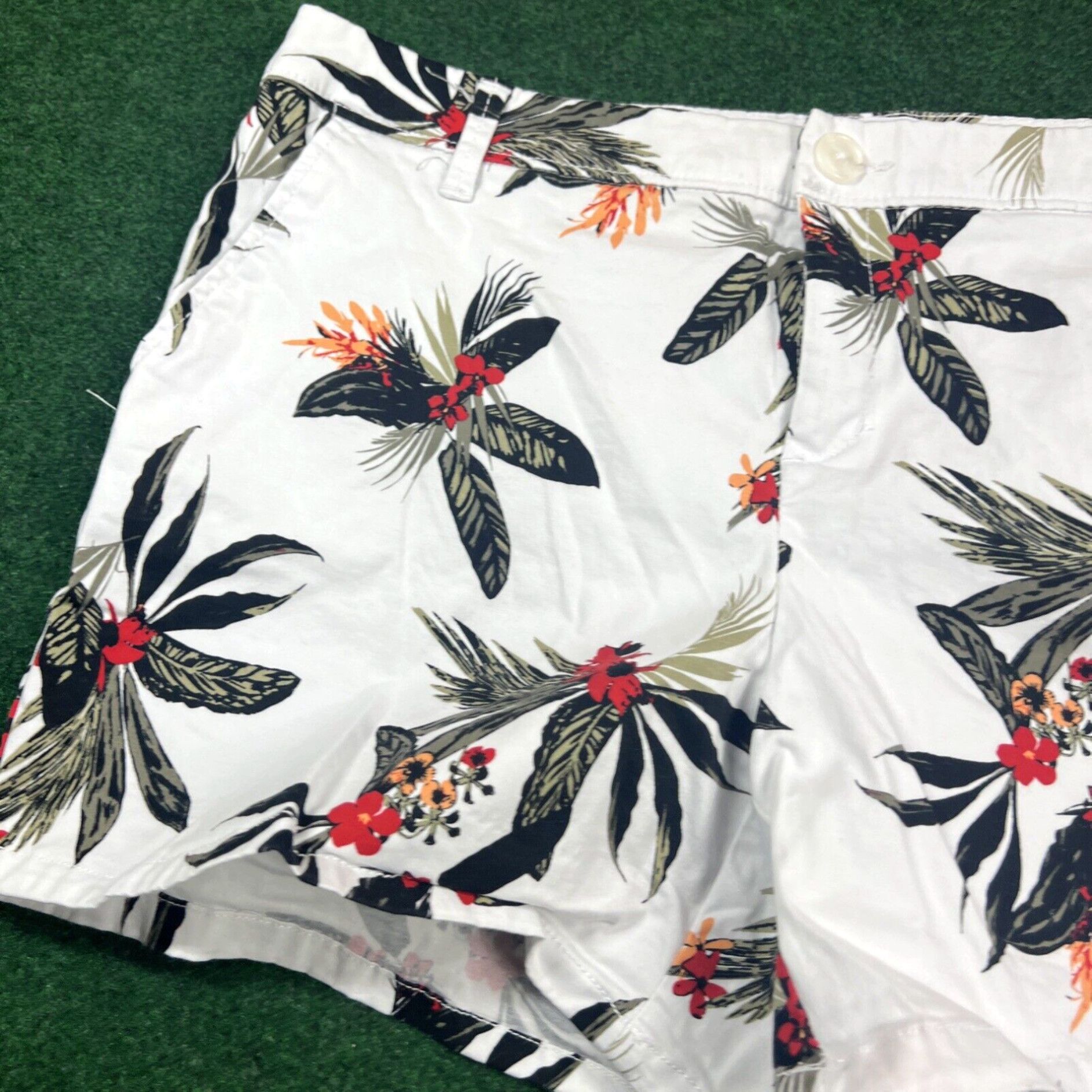 Vintage Liz Claiborne Flower Print Shorts Size 14 Measures 35X5.5 Inches Size 36" / US 14 / IT 50 - 2 Thumbnail