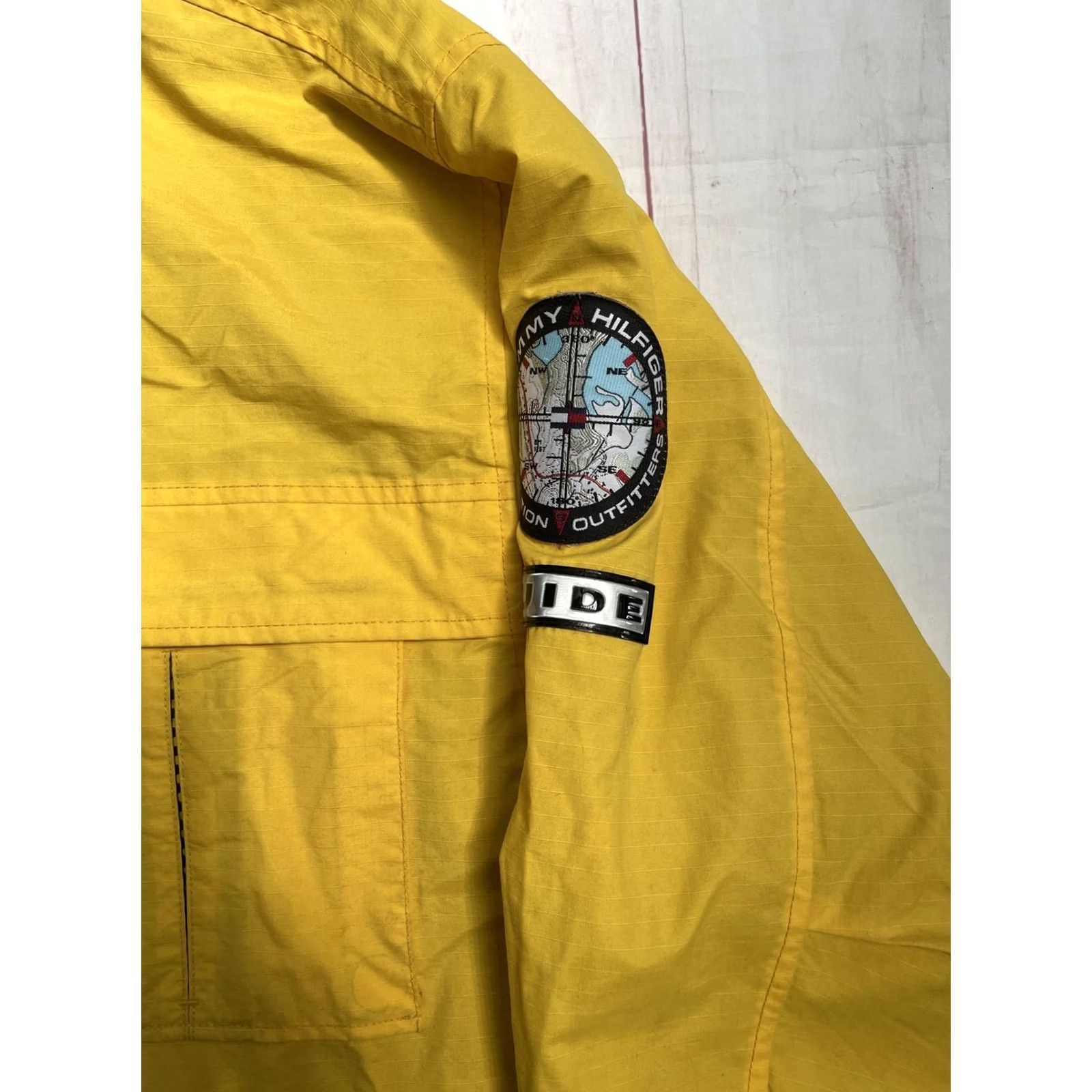 Tommy Hilfiger VINTAGE Tommy Hilfiger Outdoors Expedition Guide Jacket Parka 3M Yellow XL Mens 90s Windbreaker Nylon Zip Velcro Size US XL / EU 56 / 4 - 3 Thumbnail