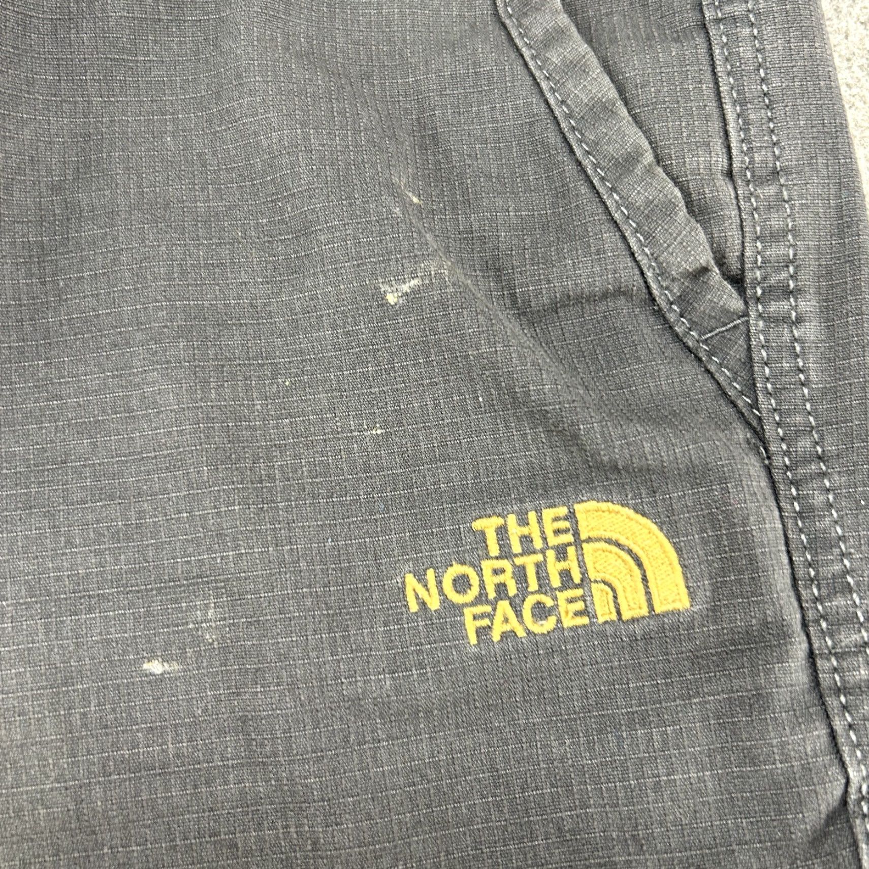 The North Face North Face Pants Mens 34x32 Gray Cotton Ripstop Cargo Pocket Hiking Climbing Regular Inseam 32 Job? Size US 34 / EU 50 - 3 Thumbnail