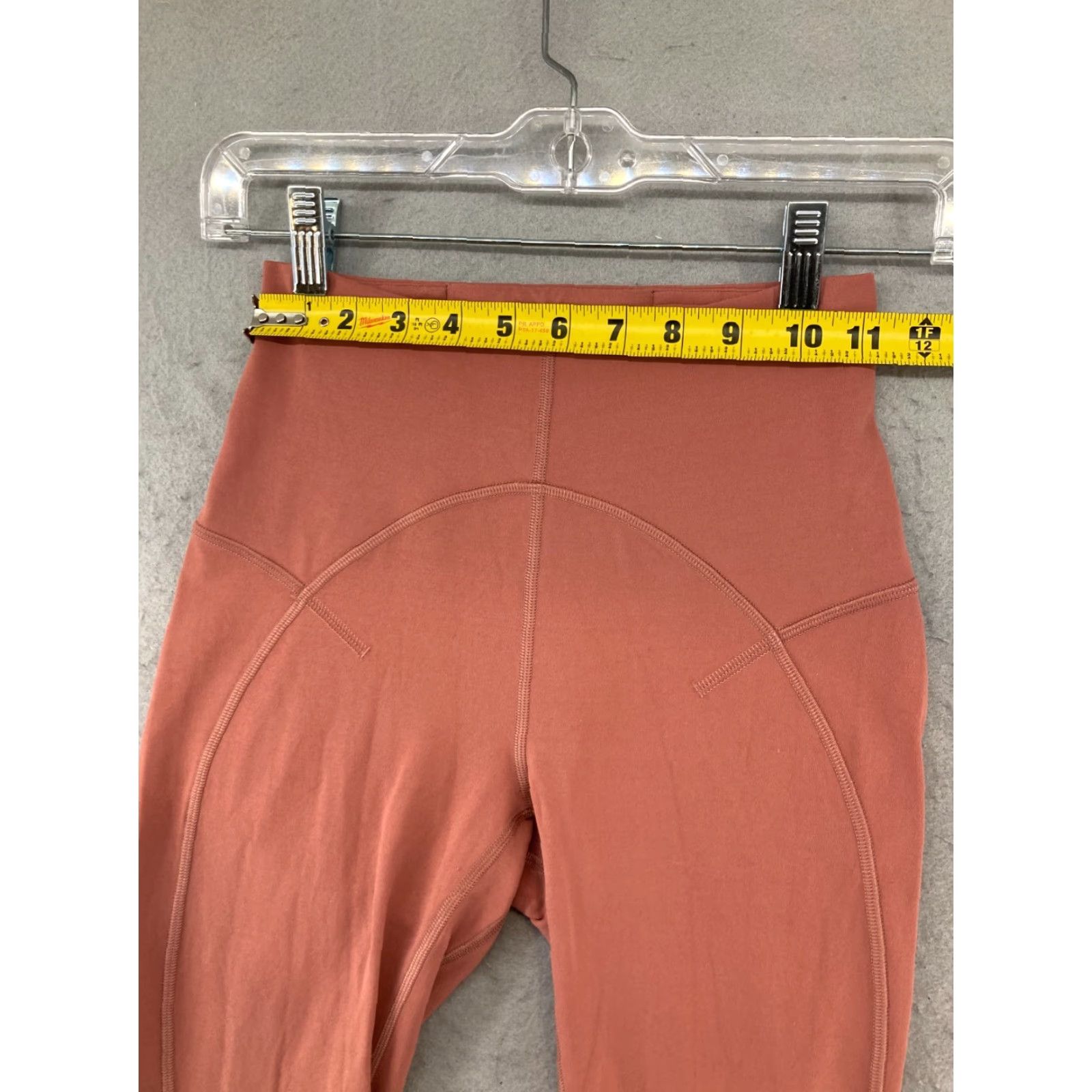 Lululemon Lululemon Womens Yoga Pants 4 Peach Athletic Cropped Pants Athletic Women Size 4 Peach Yoga Athleisure Size 27" / US 4 / IT 40 - 2 Thumbnail