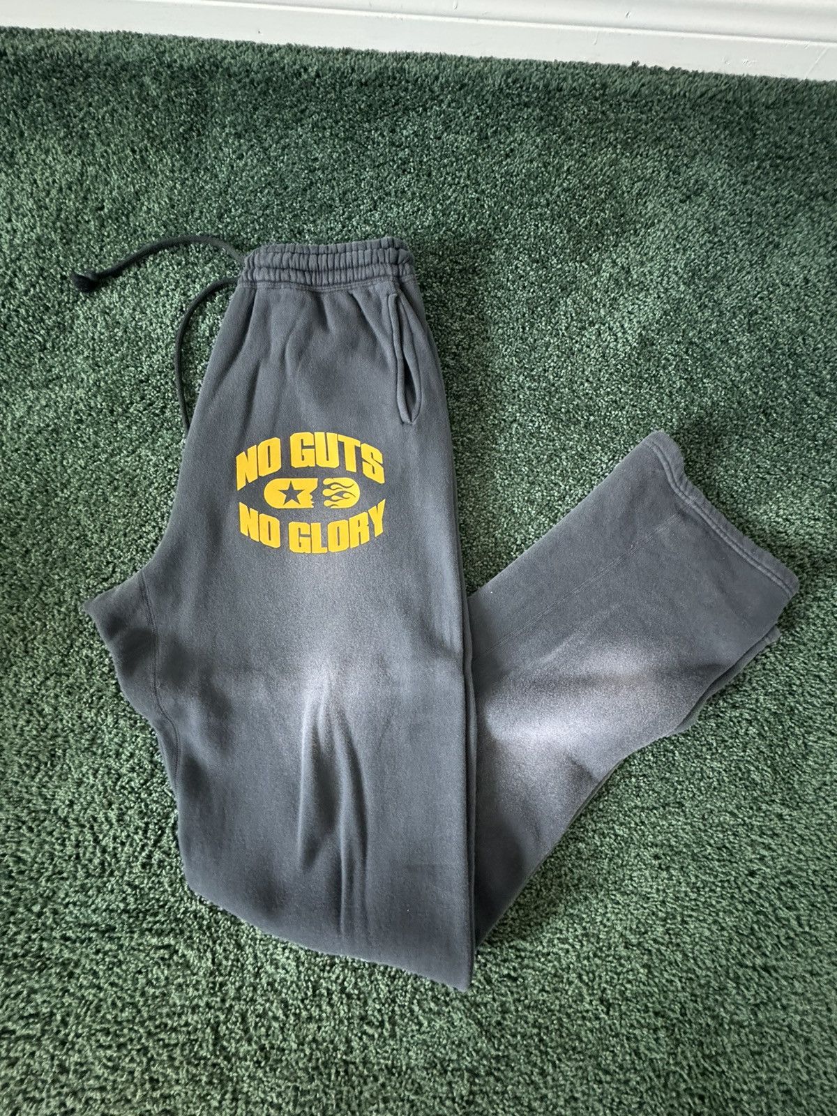 HELLSTAR HELLSTAR No Guts No Hlory Sweatpants Size US 32 / EU 48 - 1 Thumbnail
