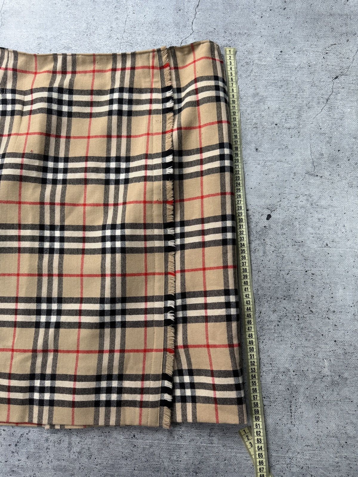Burberry Vintage 90s Burberry’s Nova Check Wool Skirt Size 30" / US 8 / IT 44 - 8 Thumbnail