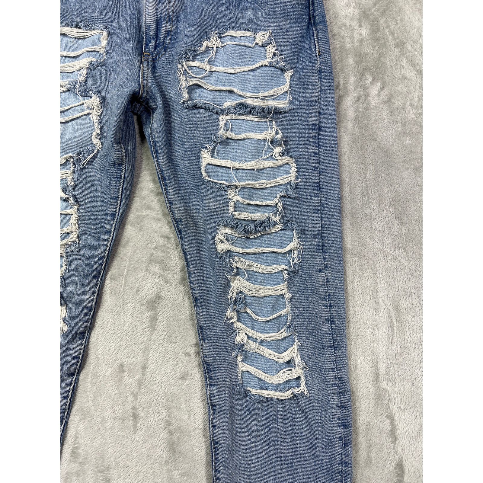 Levi's Levi’sDistressed Light Wash Jeans Unisex 34 Waist 90s Y2K Size US 34 / EU 50 - 4 Thumbnail