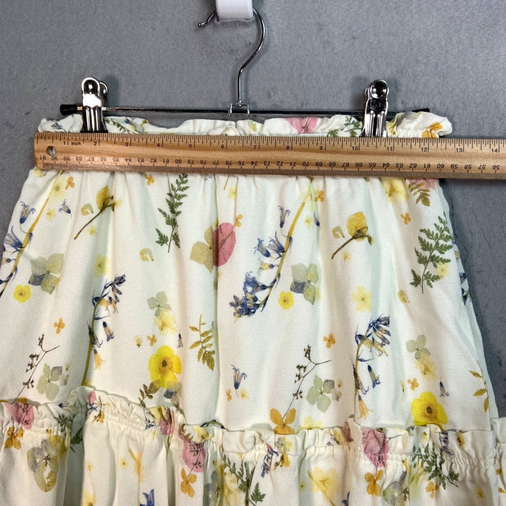 Vintage Sunday Best Skirt Womens Small Floral Ruffle Mini Viscose White Summer Casual Size 28" / US 6 / IT 42 - 5 Thumbnail