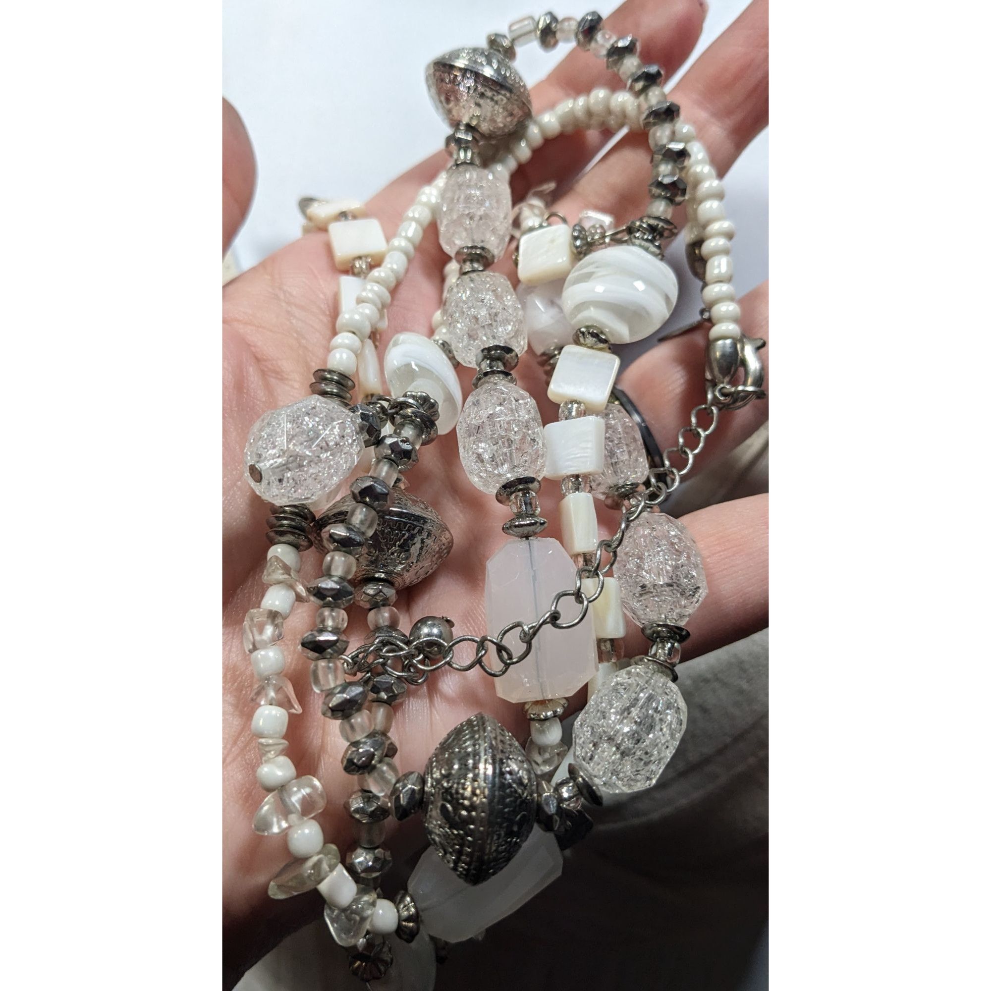 Chicos Chico's Snowy White And Silver Tone Glass And Acrylic Beaded Size ONE SIZE - 5 Thumbnail