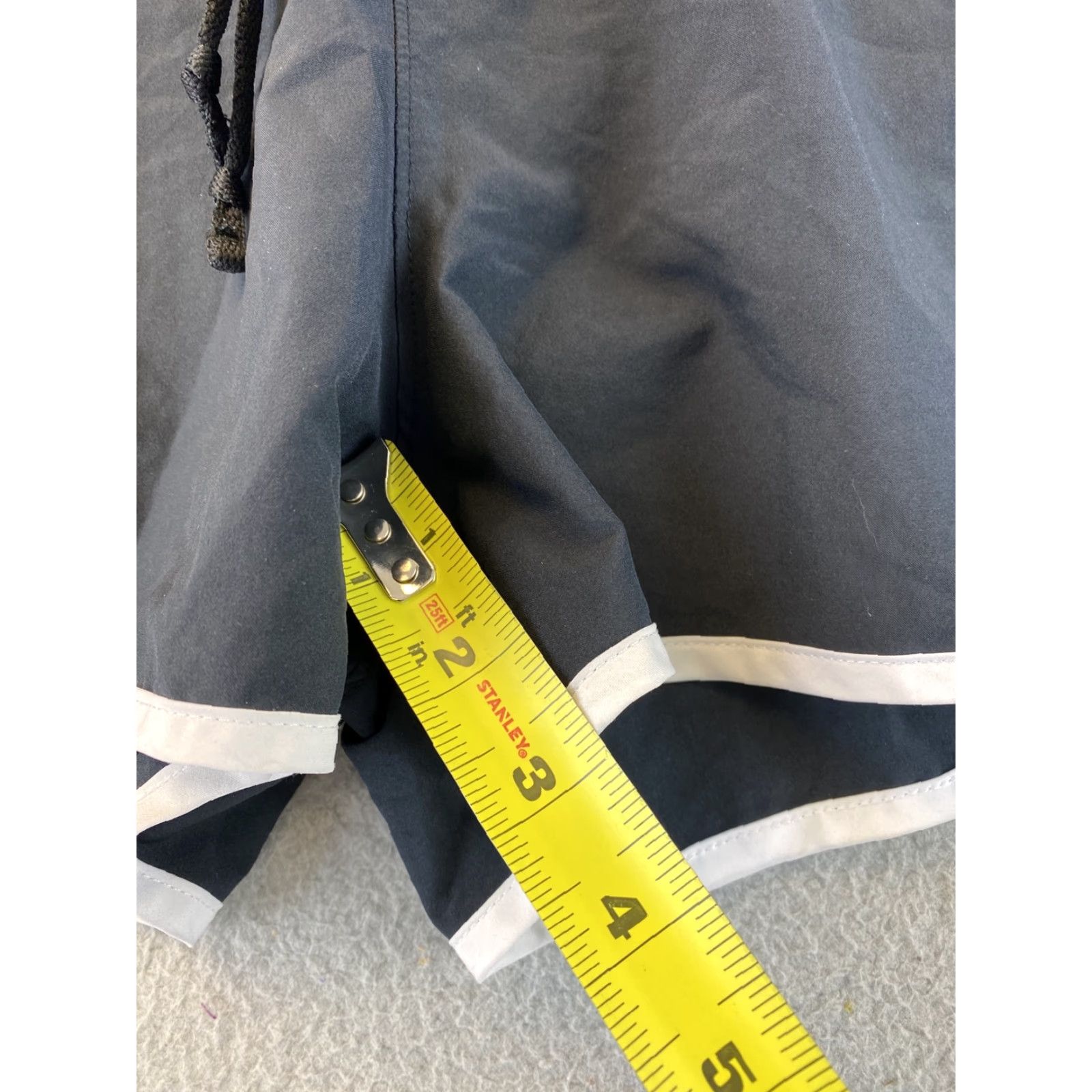 Under Armour Under Armour Women Athletic Shorts Running Drawstring Heatgear Black M / 91-43 Size 32" / US 10 / IT 46 - 6 Thumbnail
