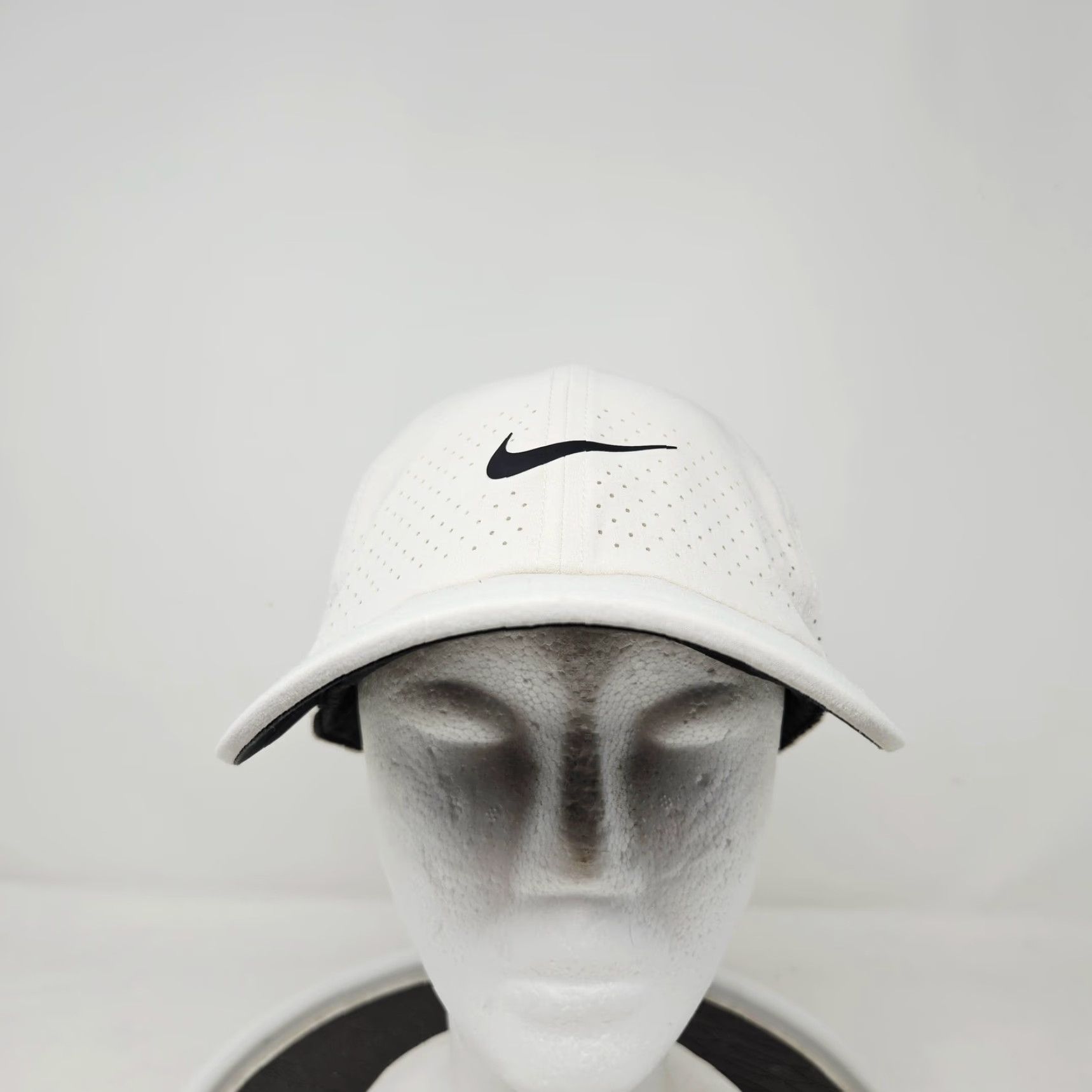 Nike Nike Dri-FIT ADV Club Cap Baseball Hat One Size White Mens Sports Adjustable Cap Size ONE SIZE - 2 Thumbnail