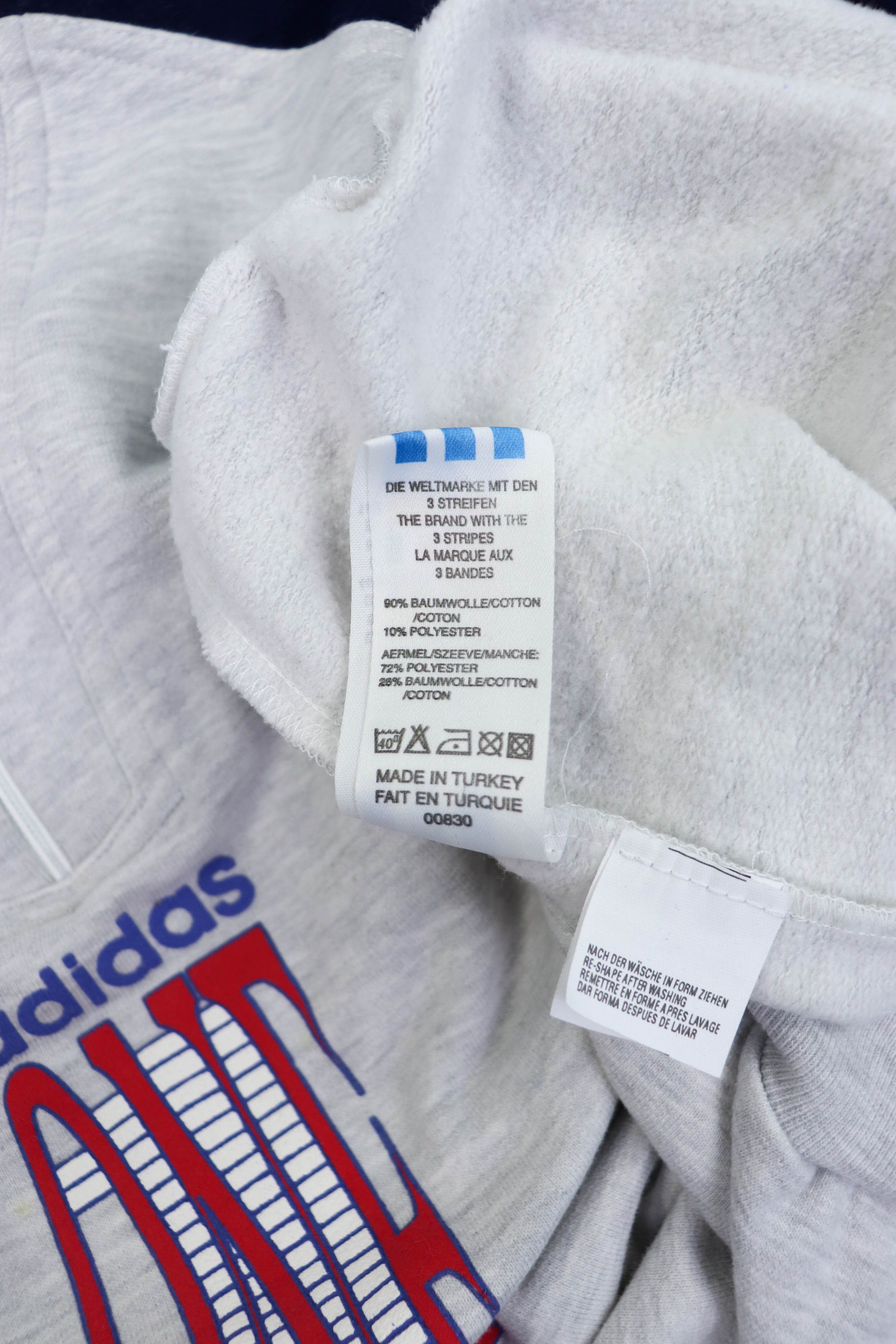 Adidas Adidas 90s Vintage One World Graphics Sweatshirt Size US XL / EU 56 / 4 - 11 Thumbnail