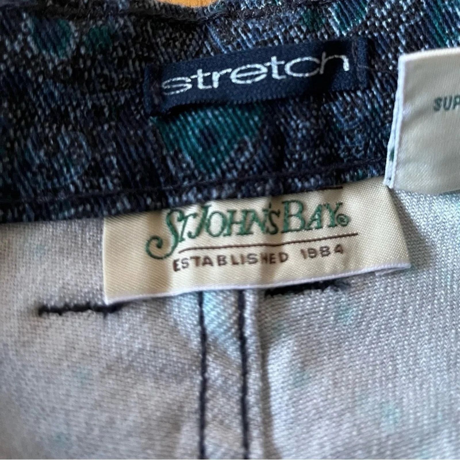St. Johns Bay St. John’s Bay stretch Y2K blue paisley print jeans, size 6. Size 28" / US 6 / IT 42 - 4 Thumbnail