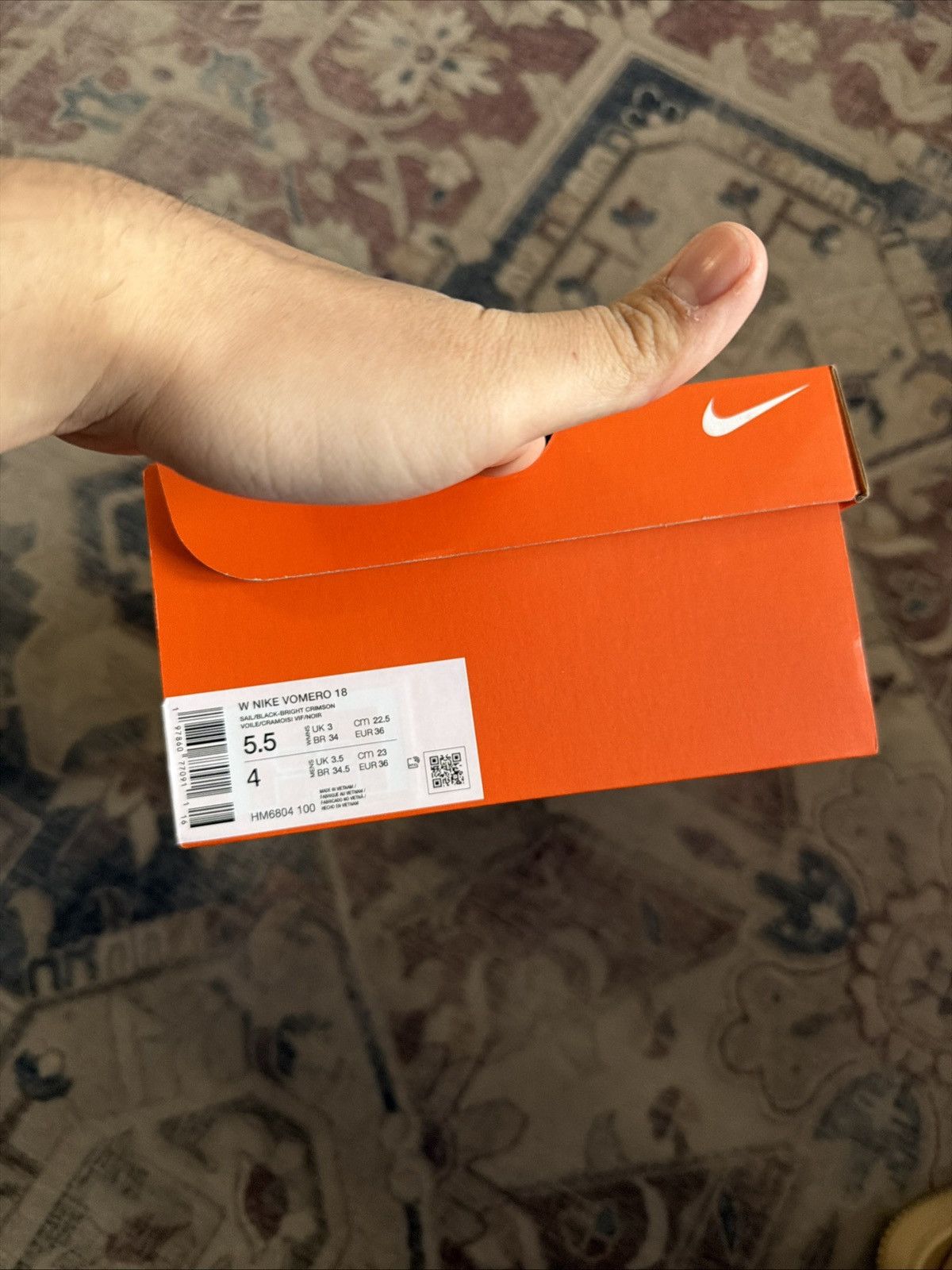Nike Nike Vomero 18 Size US 5.5 / IT 35.5 - 7 Thumbnail