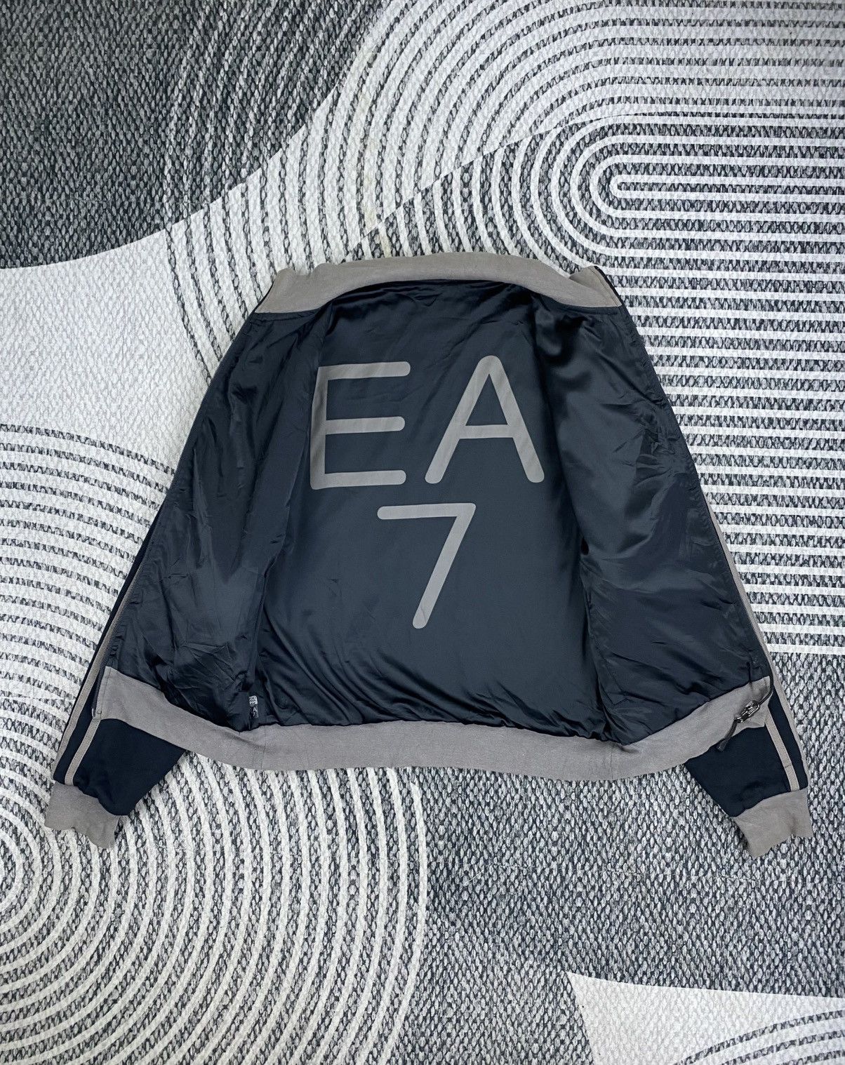 Emporio Armani 🔥Emporio Armani EA7 Big Logo Spellout Reversible Jacket Size US L / EU 52-54 / 3 - 6 Thumbnail