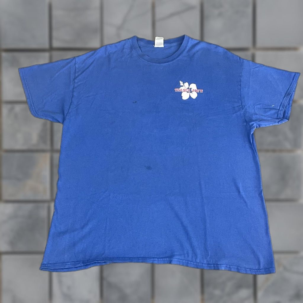 Gildan VINTAGE Trader Joe’s Shirt XL Blue Gildan Unisex Adults T-Shirt Short Sleeve Crew Neck Logo Distressed USA 2010-2019 Size US XL / EU 56 / 4 - 1 Thumbnail
