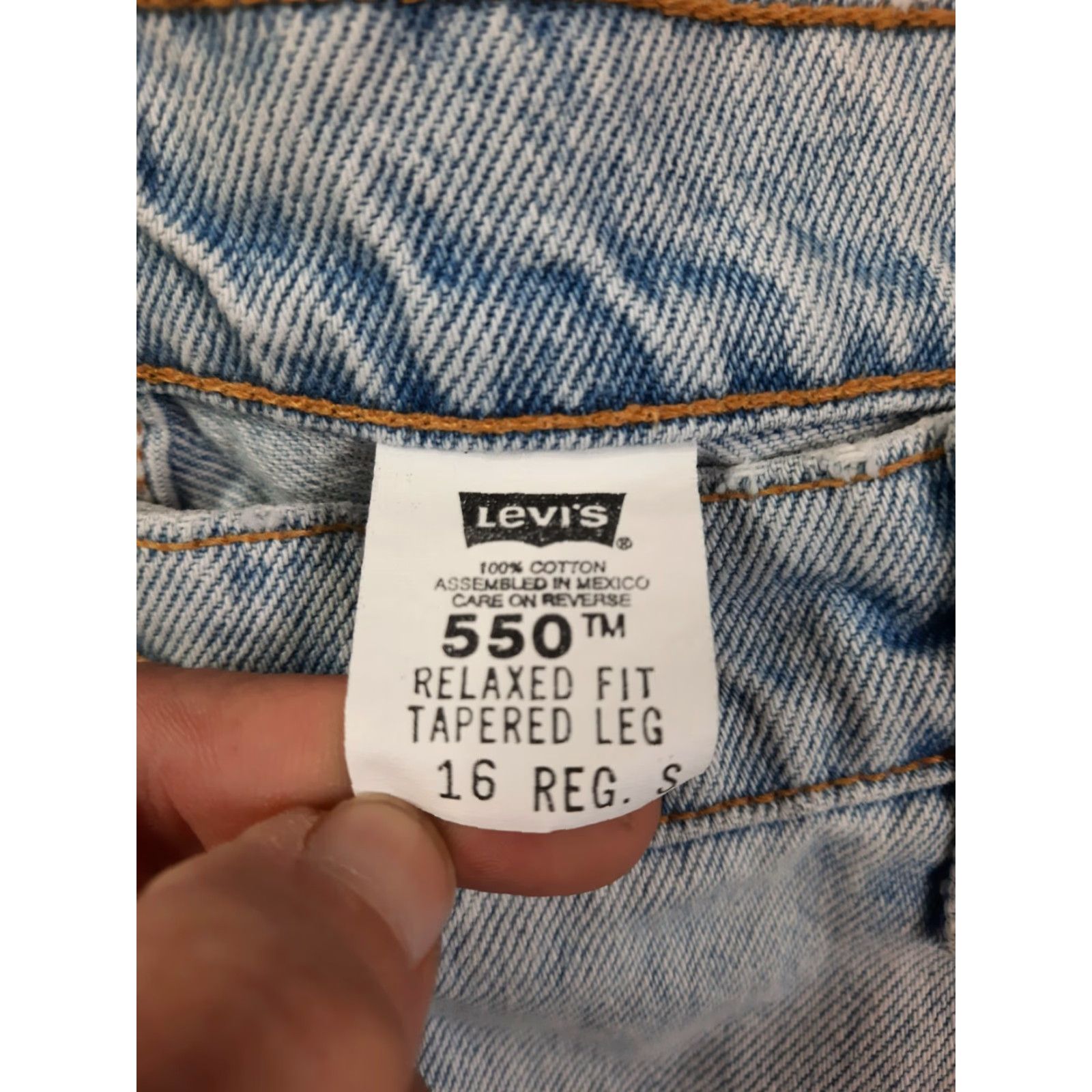 Levi's VINTAGE Levi's 550 Women's Relaxed Tapered High Waist Denim Jeans 16 Reg Blue 90s USA Womens Jeans Mens? Size 38" / US 16 / IT 52 - 3 Thumbnail