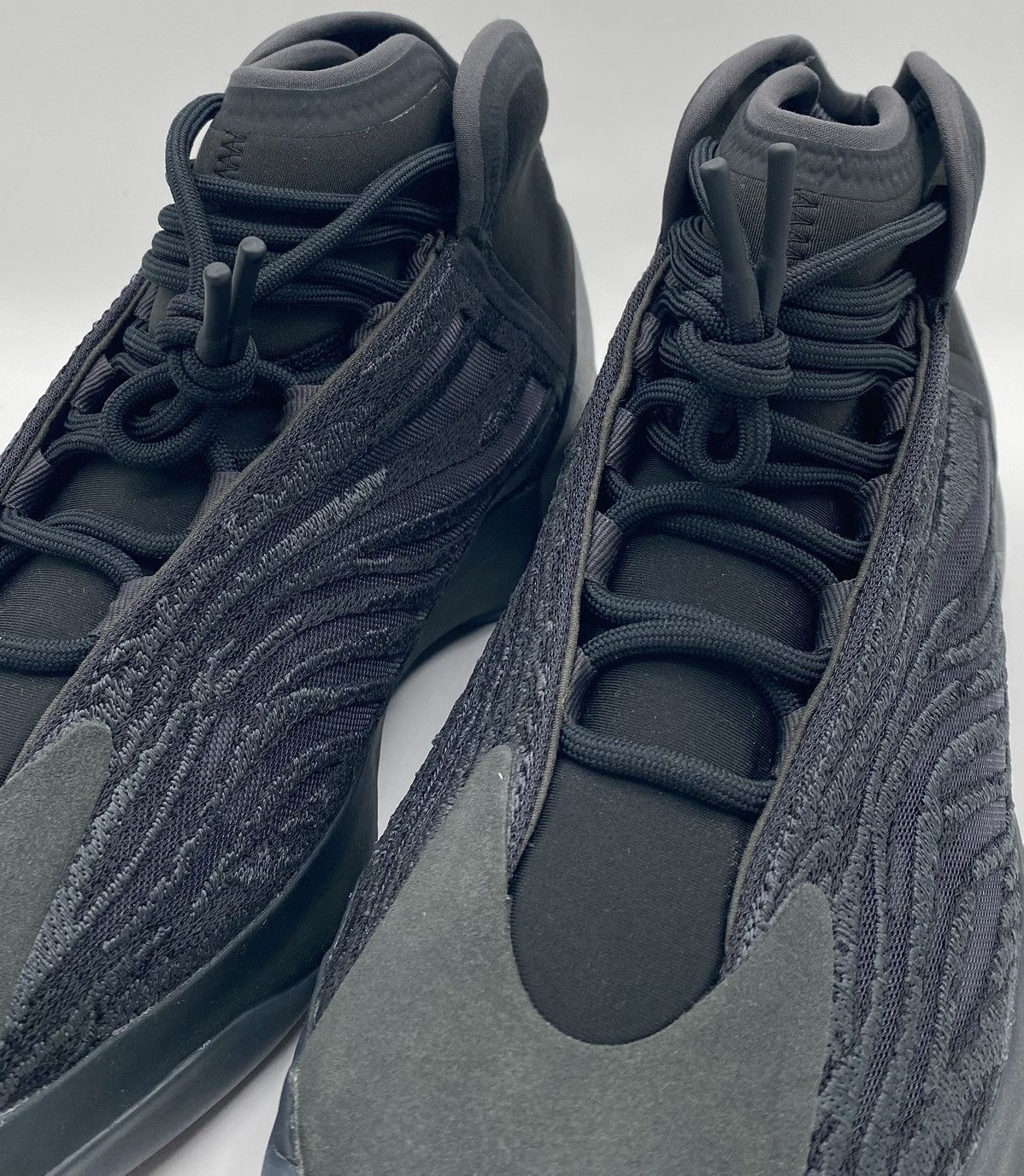 Yeezy Adidas Yeezy QNTM Onyx Size US 12 / EU 45 - 3 Thumbnail