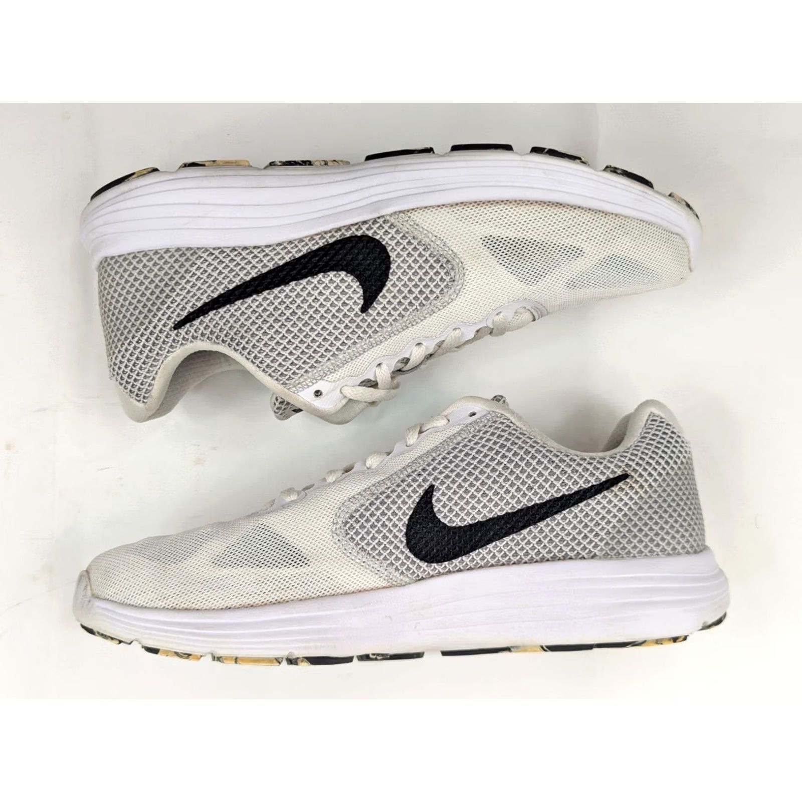 Nike Nike Revolution 3 Running Shoe Women 9.5 White Black Wolf Grey Low Top 819303 Size L / US 10 / IT 46 - 3 Thumbnail