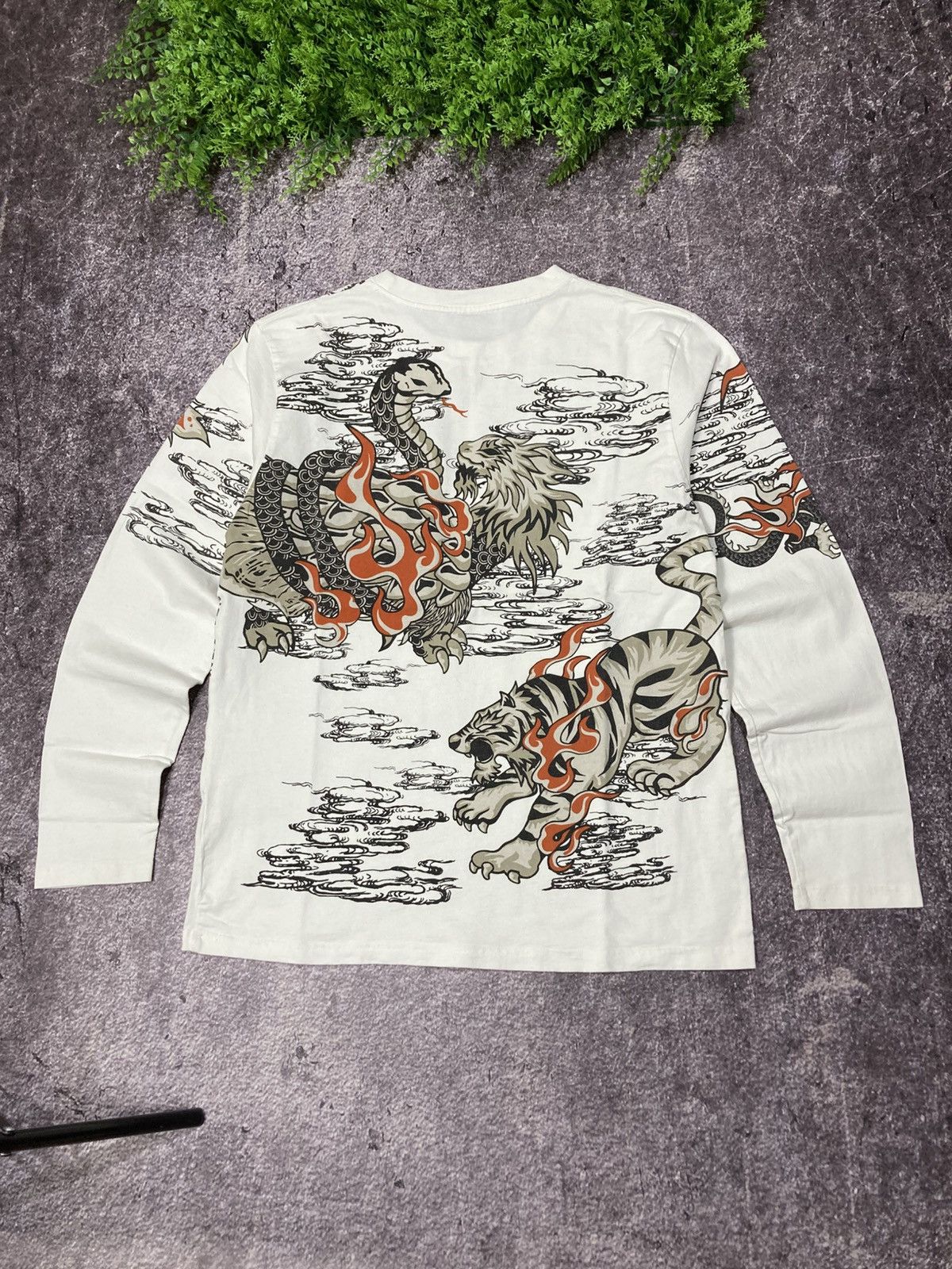 Japanese Brand Gumu Sukajan Dragon Tiger Snake Phenix Printed T Shirt Tee Size US M / EU 48-50 / 2 - 6 Thumbnail