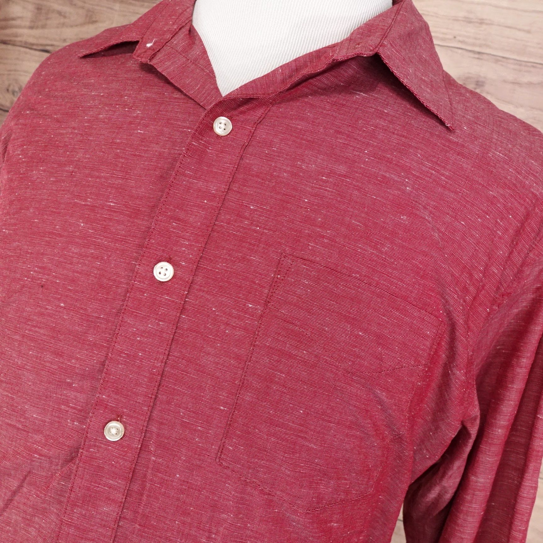 Van Heusen VINTAGE VAN HEUSEN CLASSIC FIT RED LONG SLEEVE BUTTON DOWN SHIRT MENS XL 17-17.5 Size US XL / EU 56 / 4 - 2 Thumbnail