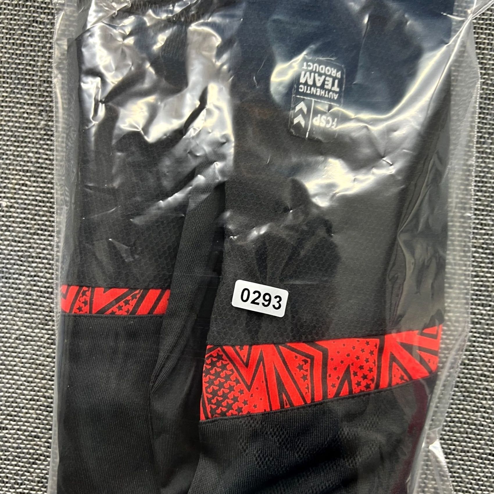 Nike Item Specifications: Material: Polyester, Nylon Size US M / EU 48-50 / 2 - 2 Thumbnail