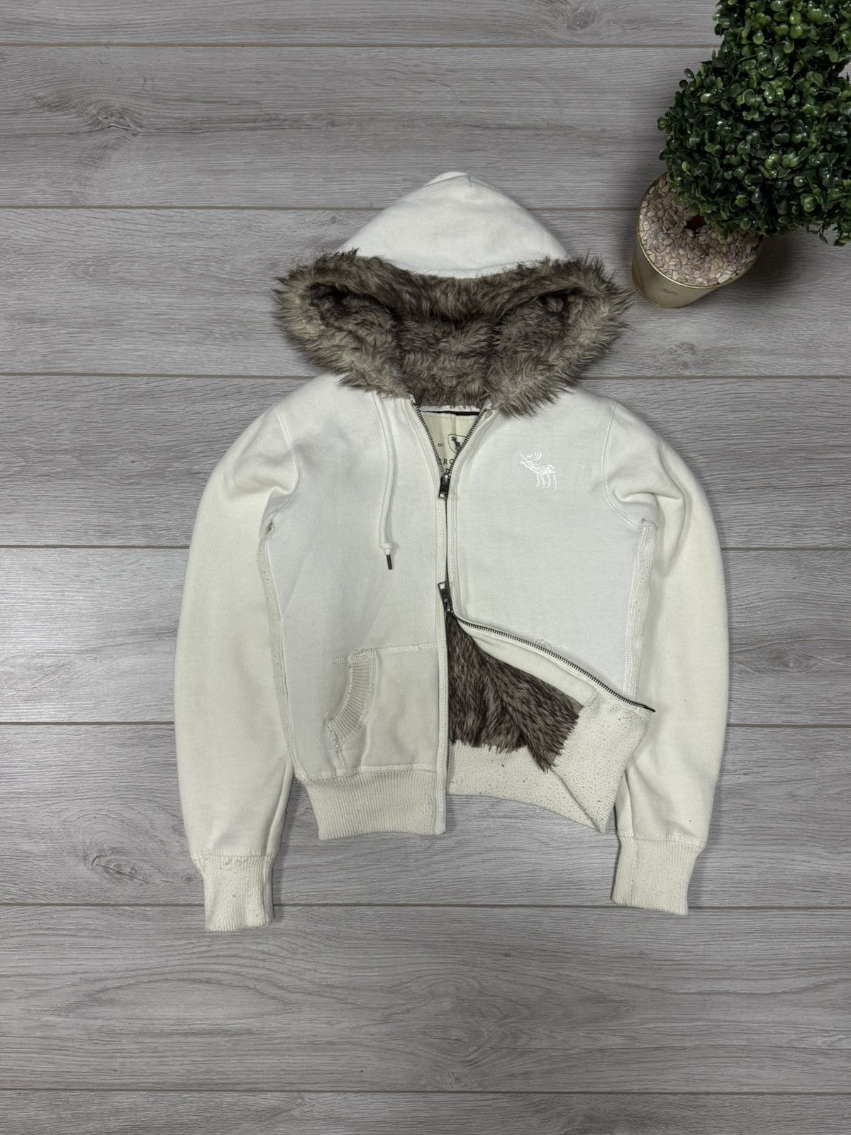 Abercrombie & Fitch Abercrombie & Fitch fur hoodie zip deer Size M / US 6-8 / IT 42-44 - 1 Thumbnail