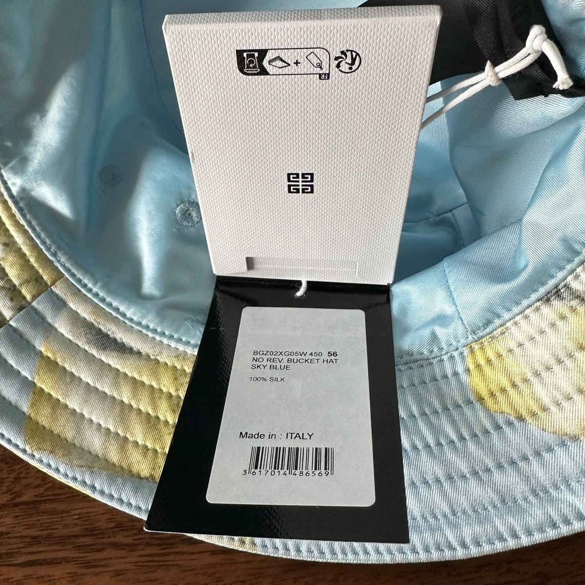 Givenchy Givenchy NWT Lemon Print Silk Bucket Hat, Sky Blue, Size 56 Size ONE SIZE - 12 Thumbnail
