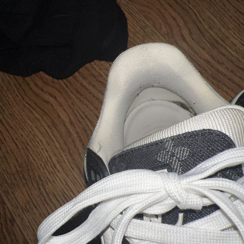 Louis Vuitton Louis Vuitton Low-Top Sneakers in Black and White -2508 Size US 8.5 / EU 41-42 - 7 Thumbnail