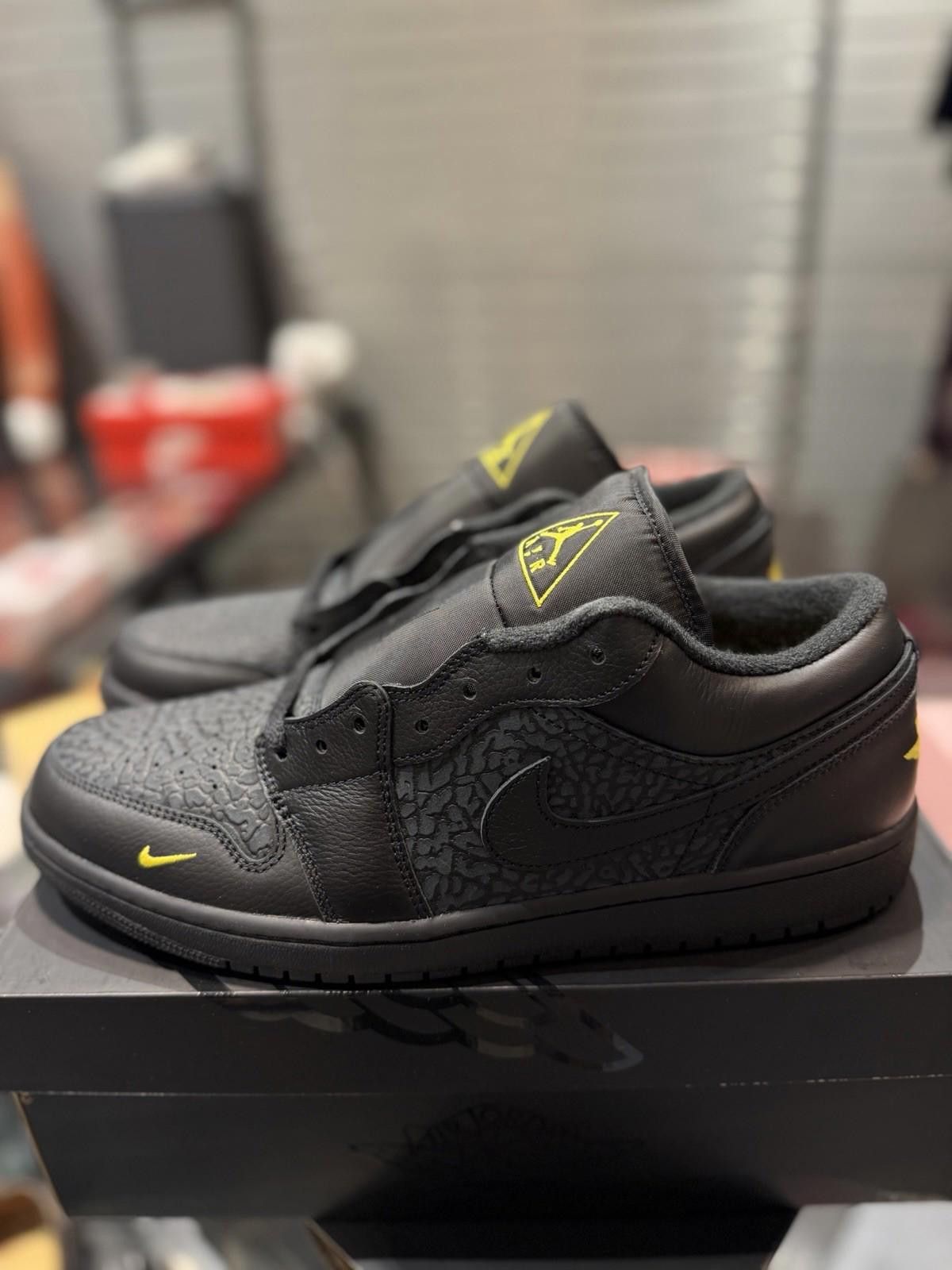 Jordan Brand Nike Air Jordan 1 Low SE "Black/Anthracite/Tour Yellow" 13 Size US 13 / EU 46 - 5 Thumbnail