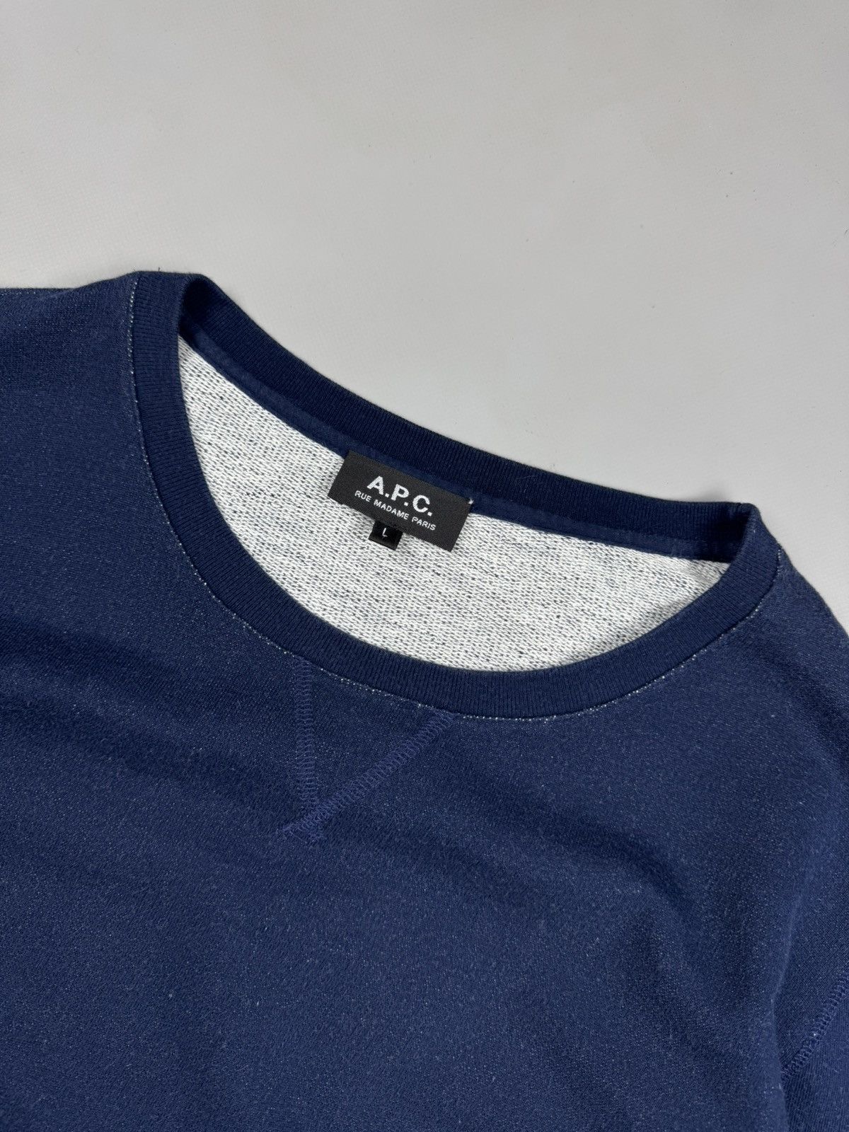 A.P.C. A.P.C. Navy sweatshirt size L made in romania Size US L / EU 52-54 / 3 - 3 Thumbnail