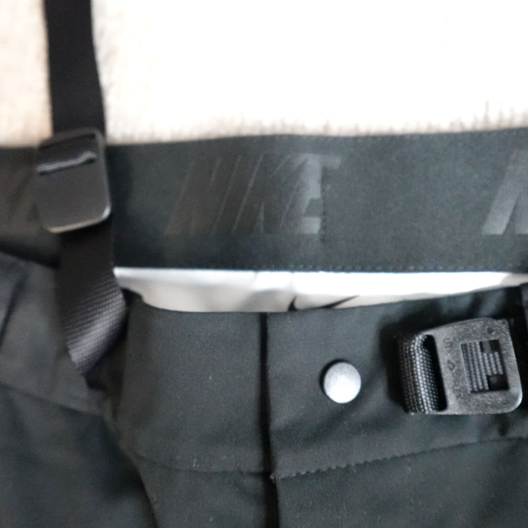 Nike Nike Mens Pants XL Black Hypershield Belted AH0440-010 Pants XL Black Nike Mens Belted Hypershield Jogger Style Casual Straight Leg Mens Size US 36 / EU 52 - 6 Thumbnail