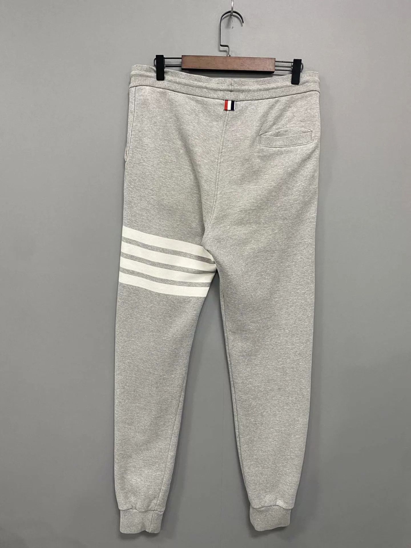 Thom Browne Thom Browne Gray Stripe Drawstring Sweatpants Size 2 Size 26" / US 2 / IT 38 - 3 Thumbnail